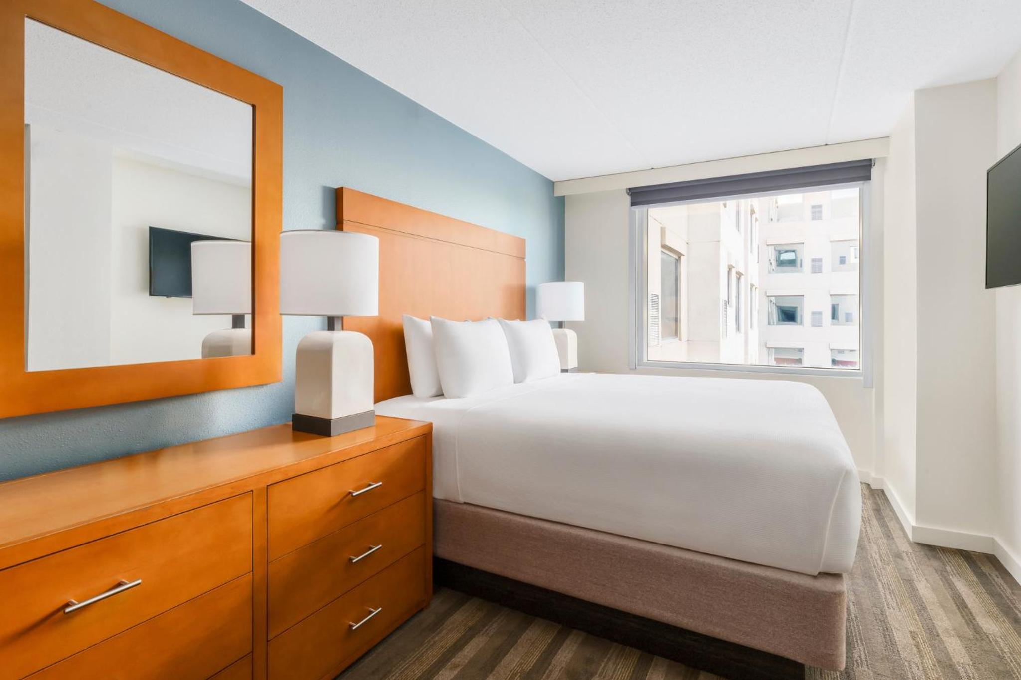 One-Bedroom King Suite