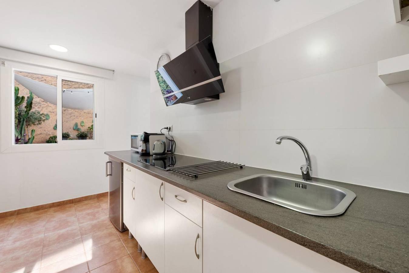 Apartment with Terrace - Photo 6