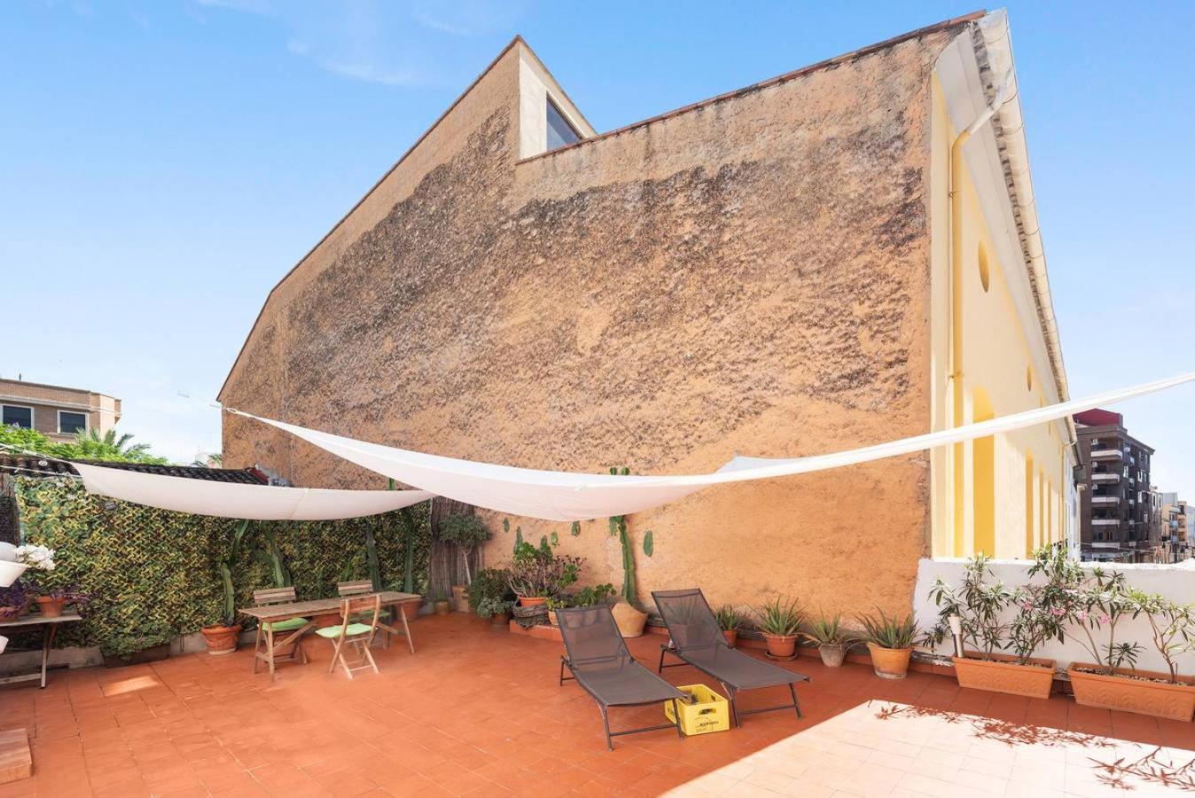 Apartment with Terrace - Photo 10
