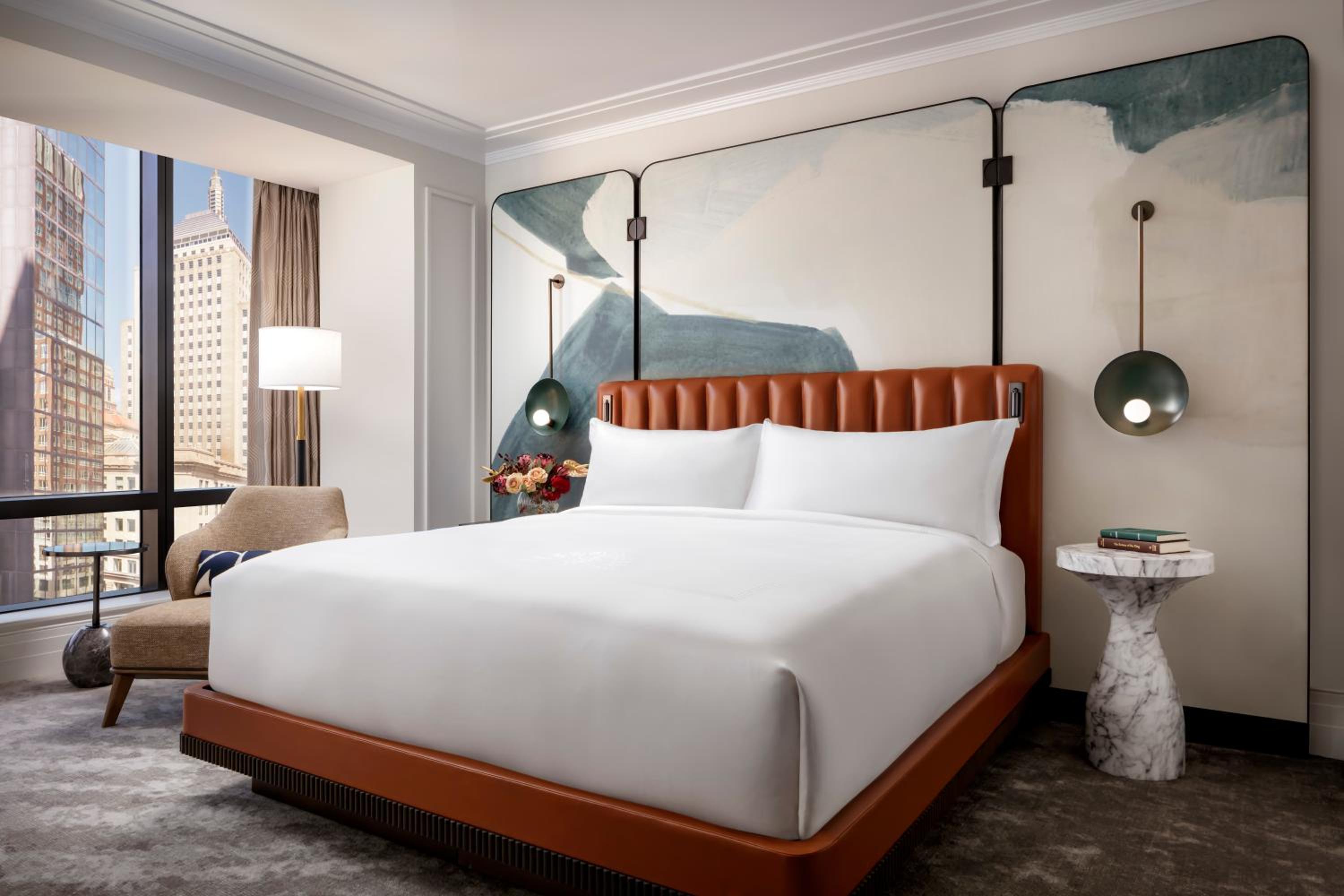 Signature One Bedroom King Suite thumbnail 5