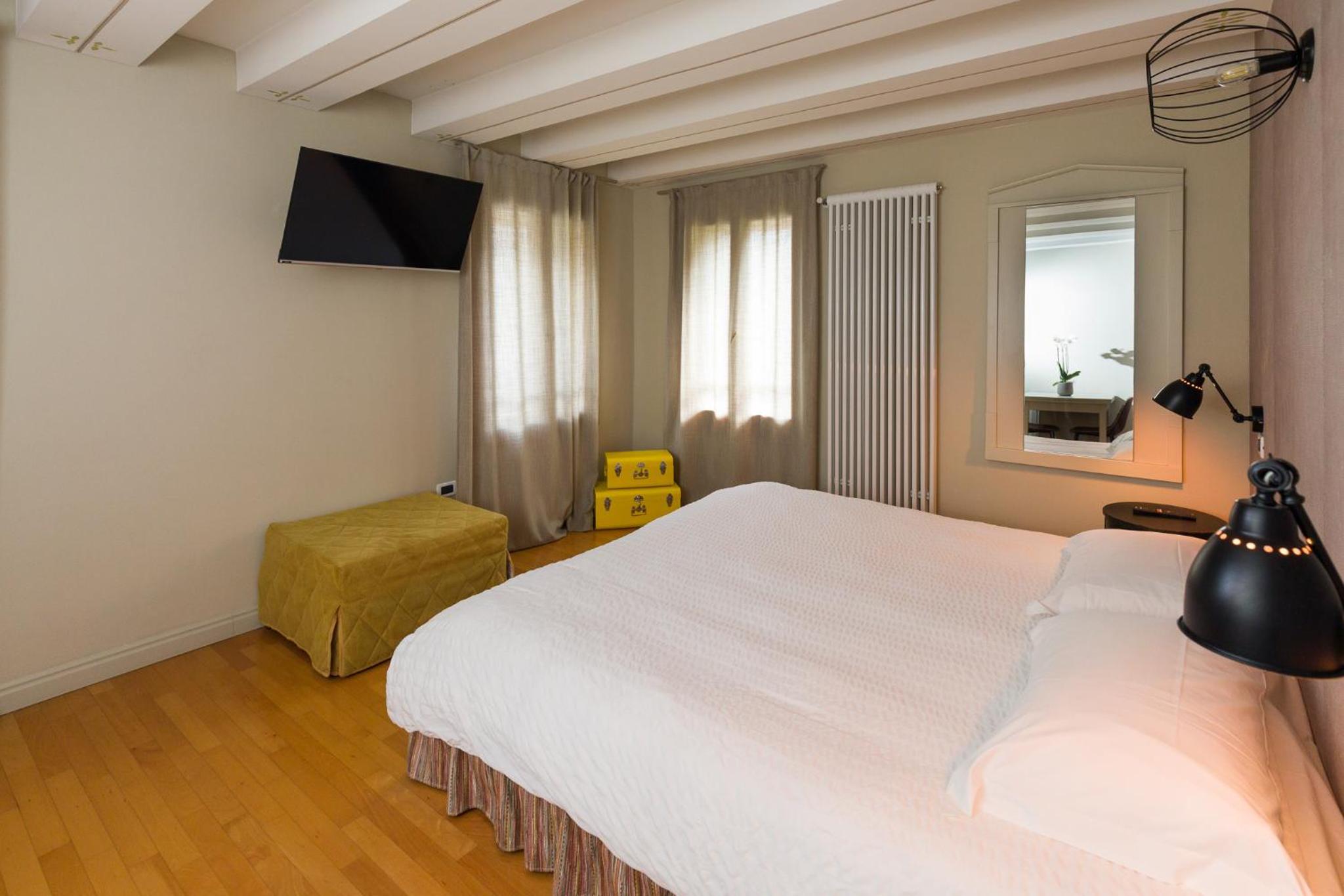 Single Room With Private Bathroom photo 3