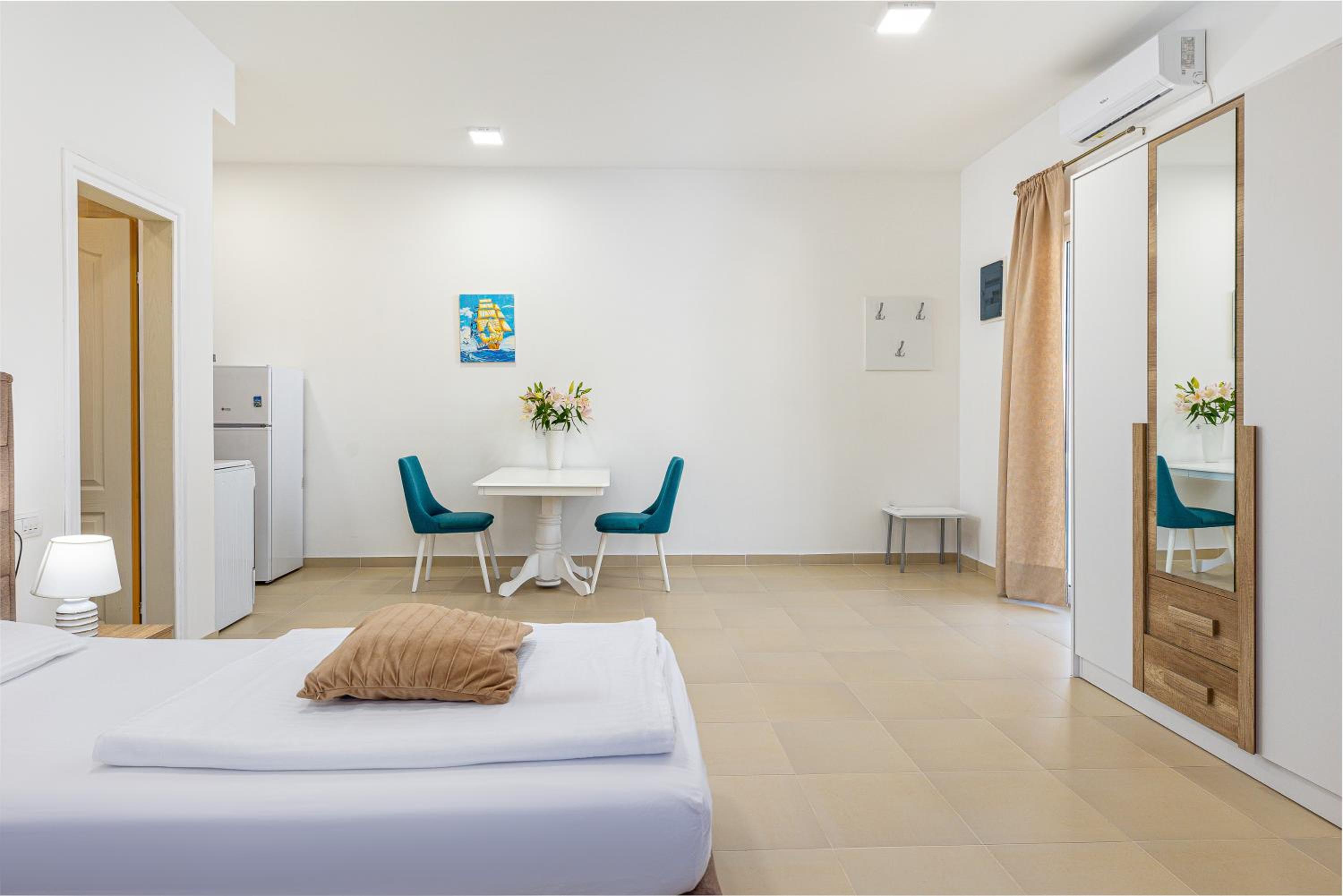 Studio Apartment