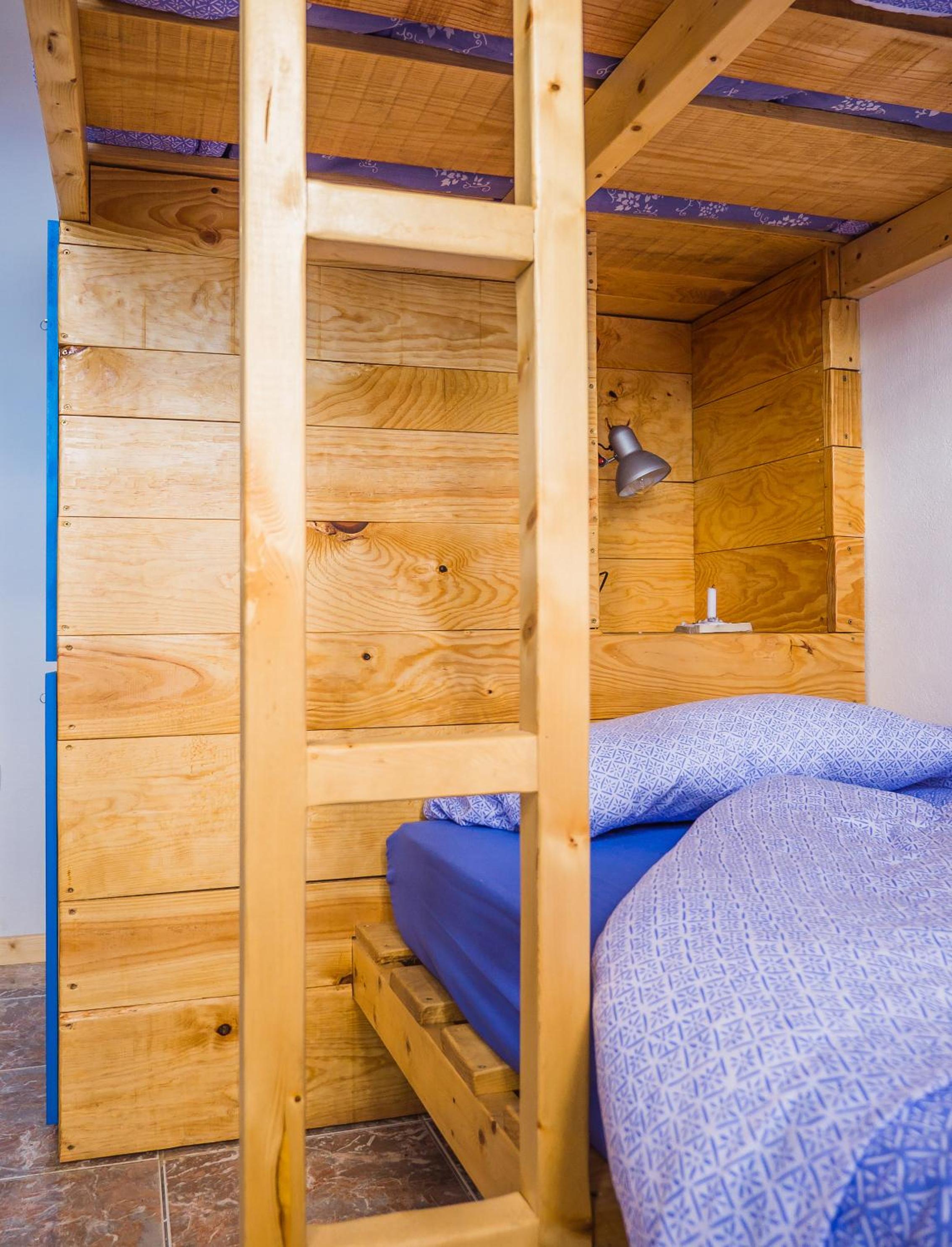Double Room with Shared Bathroom photo 2