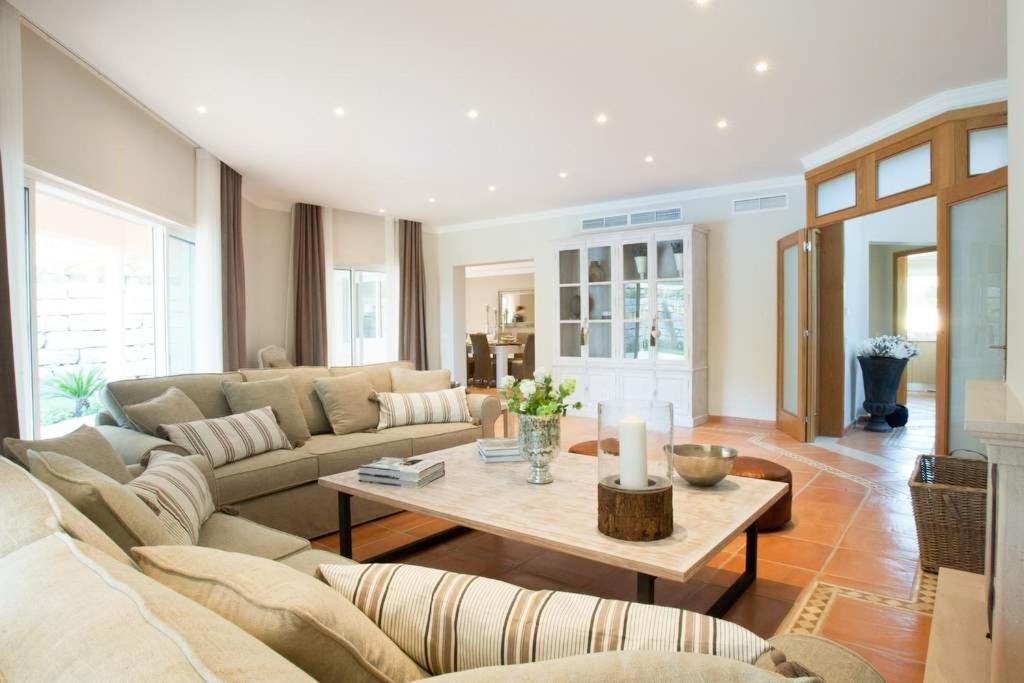 Villa photo 1