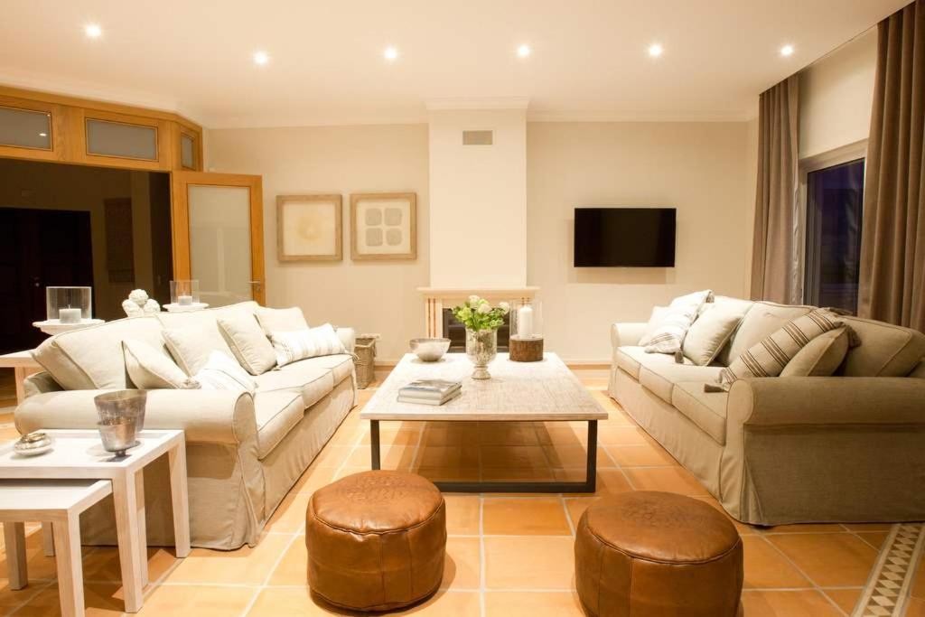 Villa photo 2