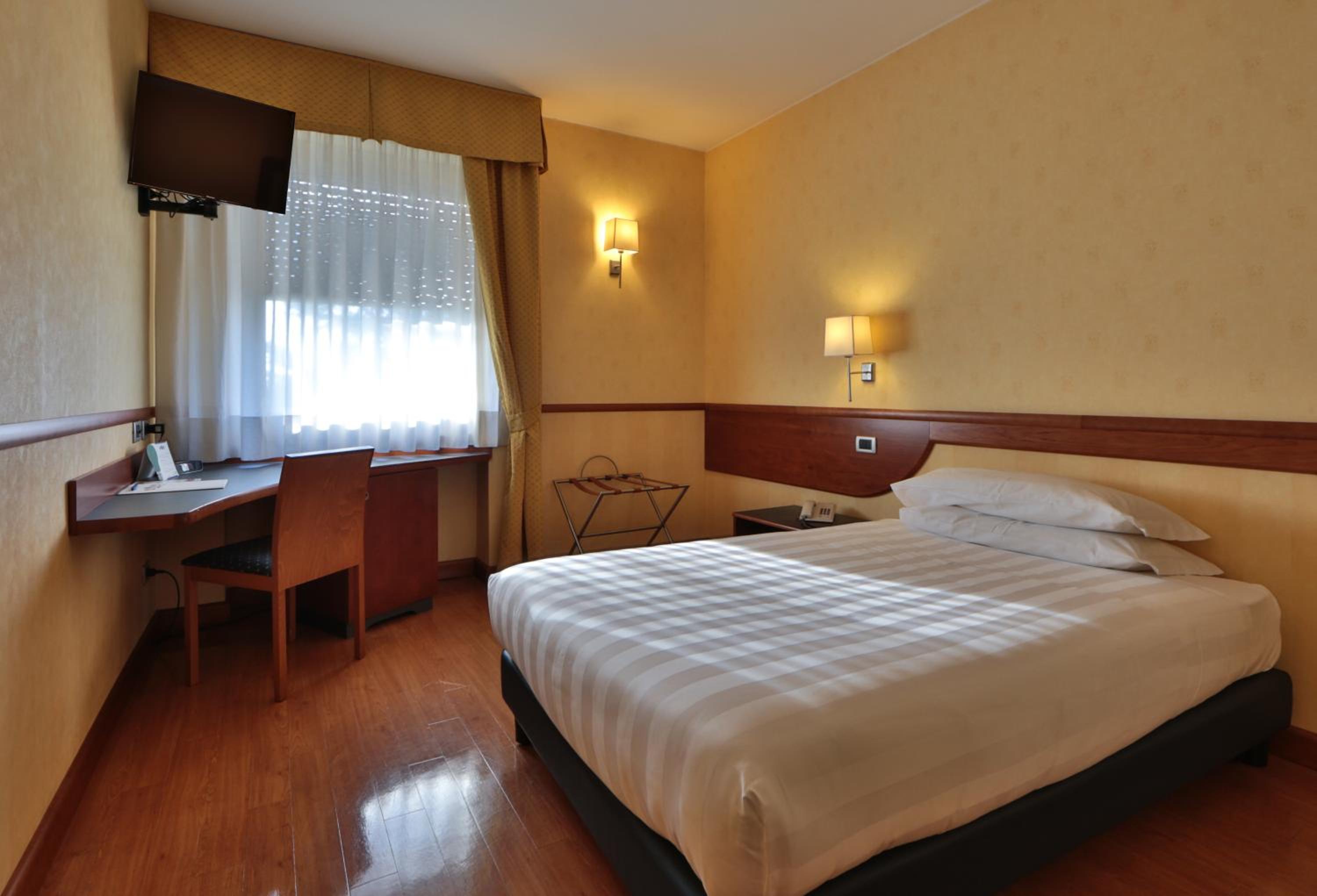 Classic Single Room - Photo 10