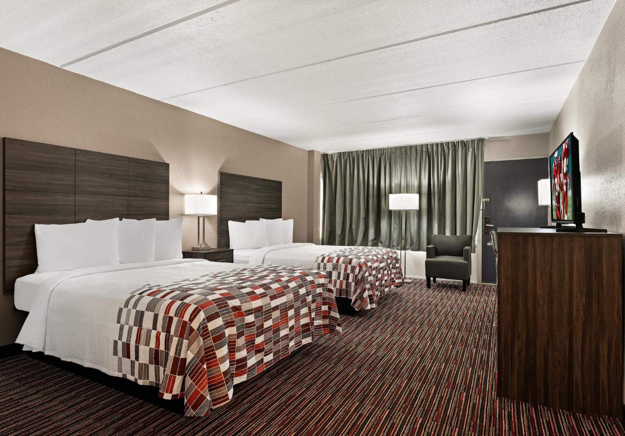 Deluxe Room with Two Queen Beds Non-Smoking photo 2