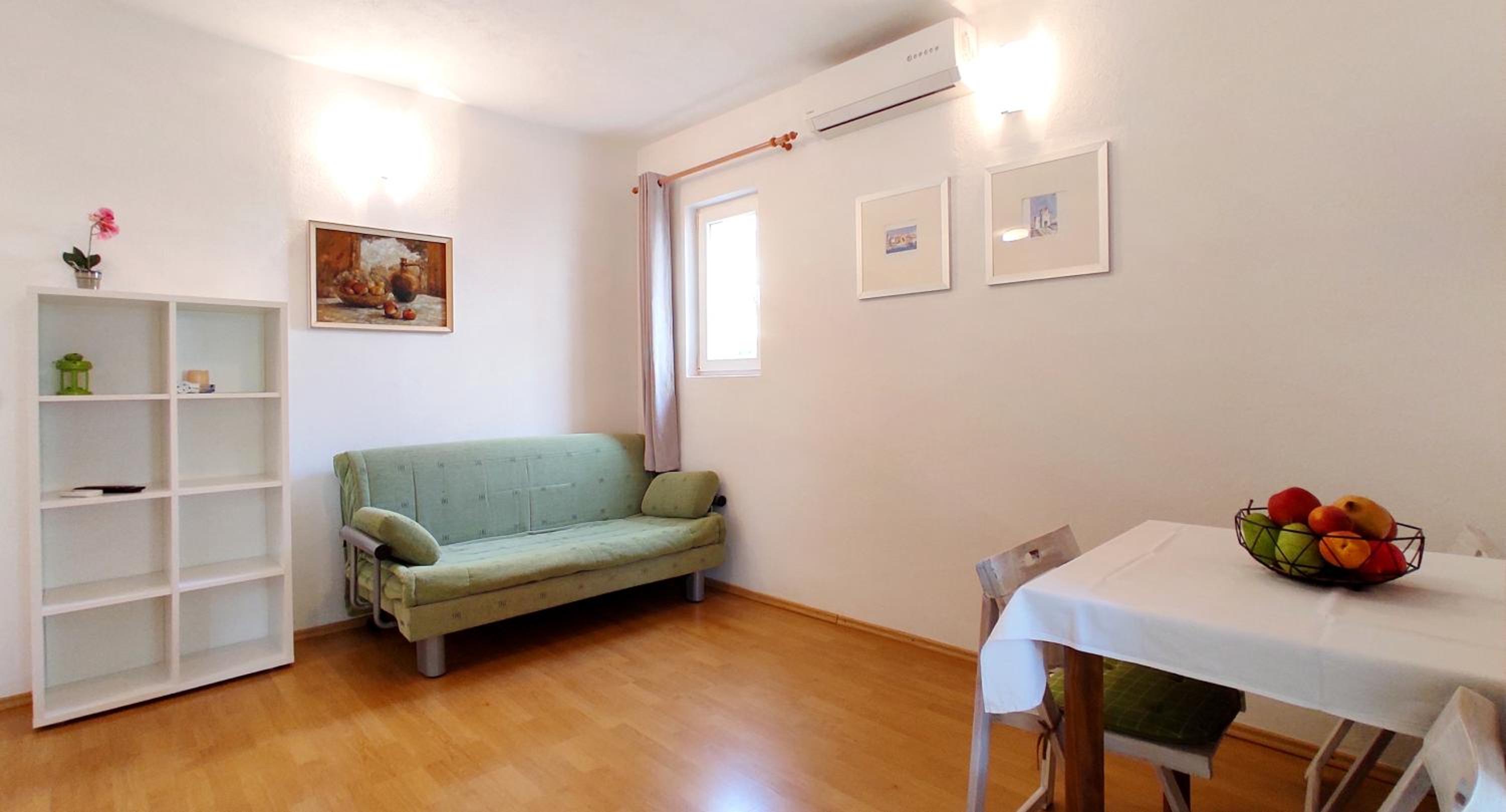 Apartment with Mountain View photo 3