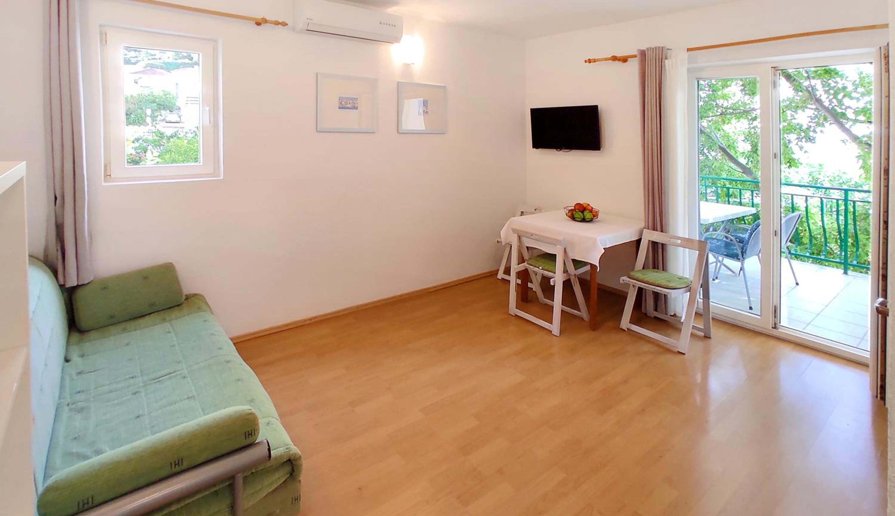 Apartment with Mountain View photo 2