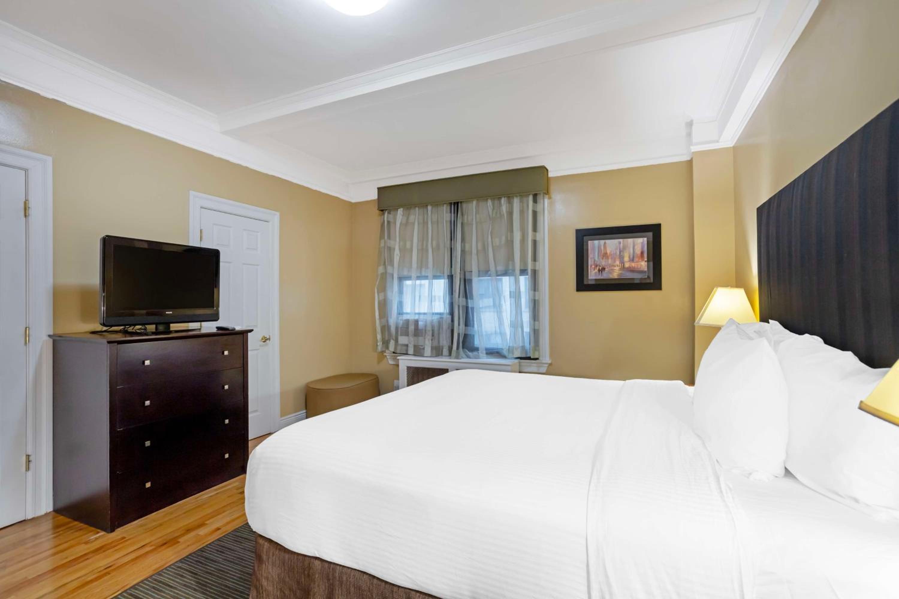The One-Bedroom King Apartment