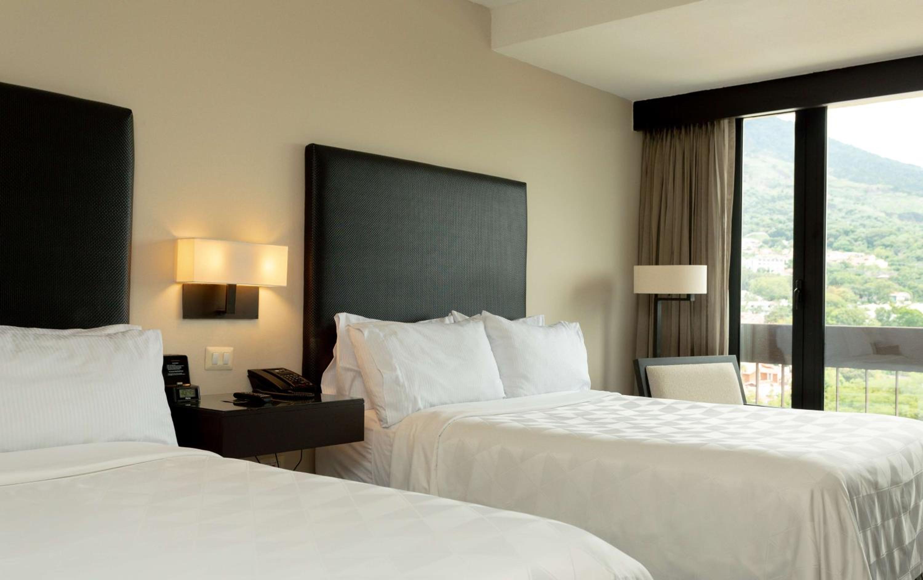 Double Room with Two Double Beds - Non-Smoking - Photo 3