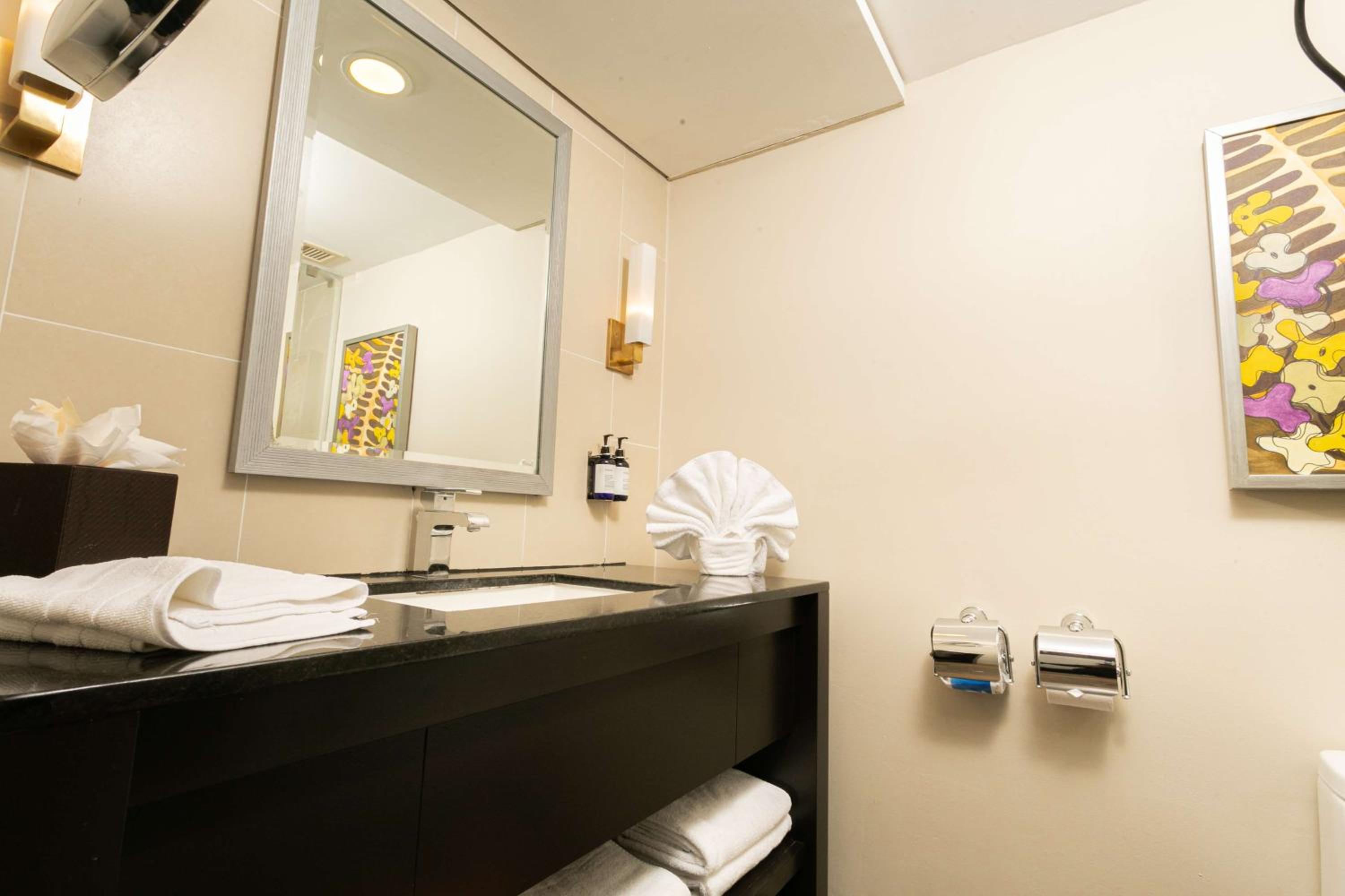 King Room with Volcano View - Executive Floor - Photo 8