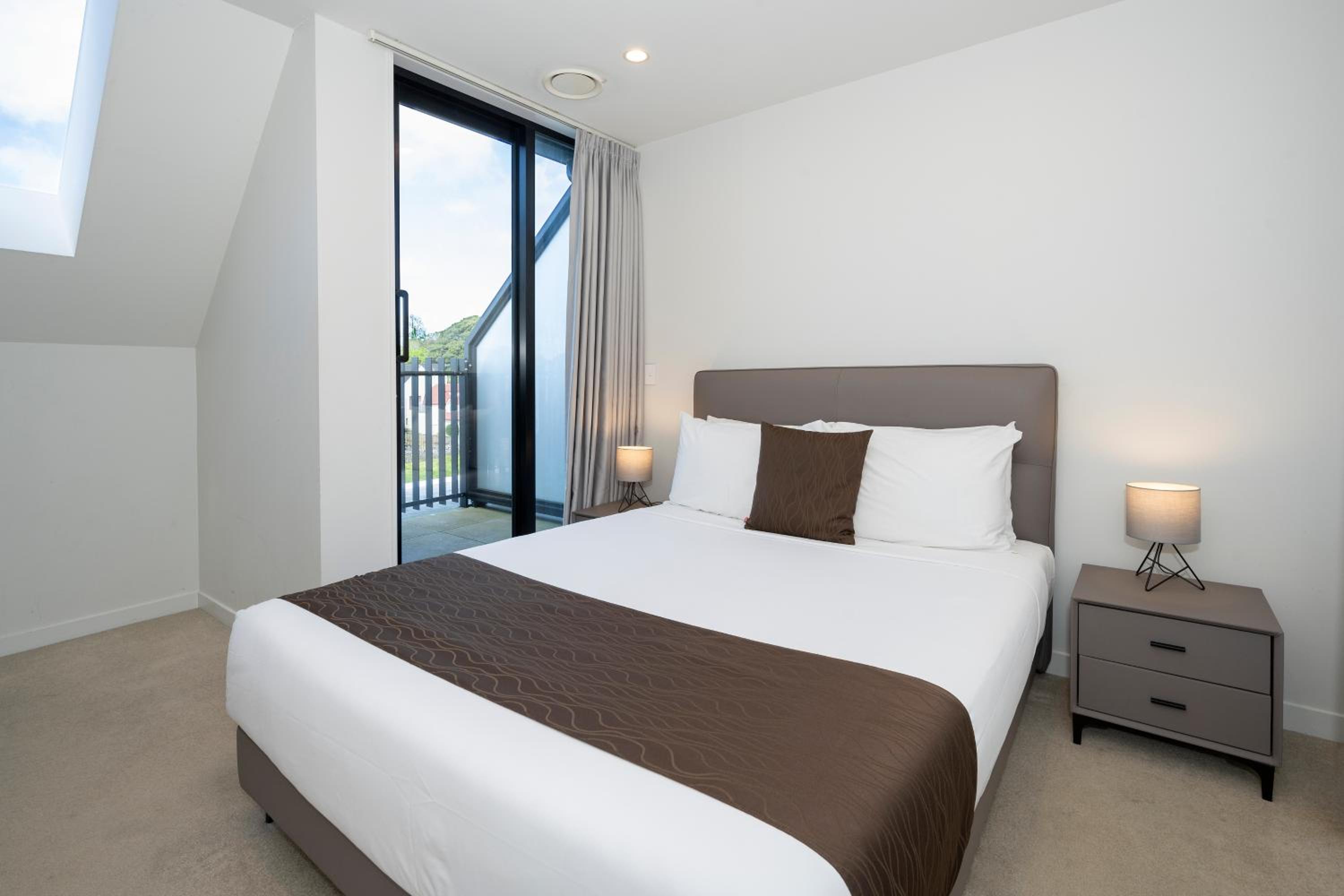 Superior Two-Bedroom Suite with Free Secured Parking - Photo 19