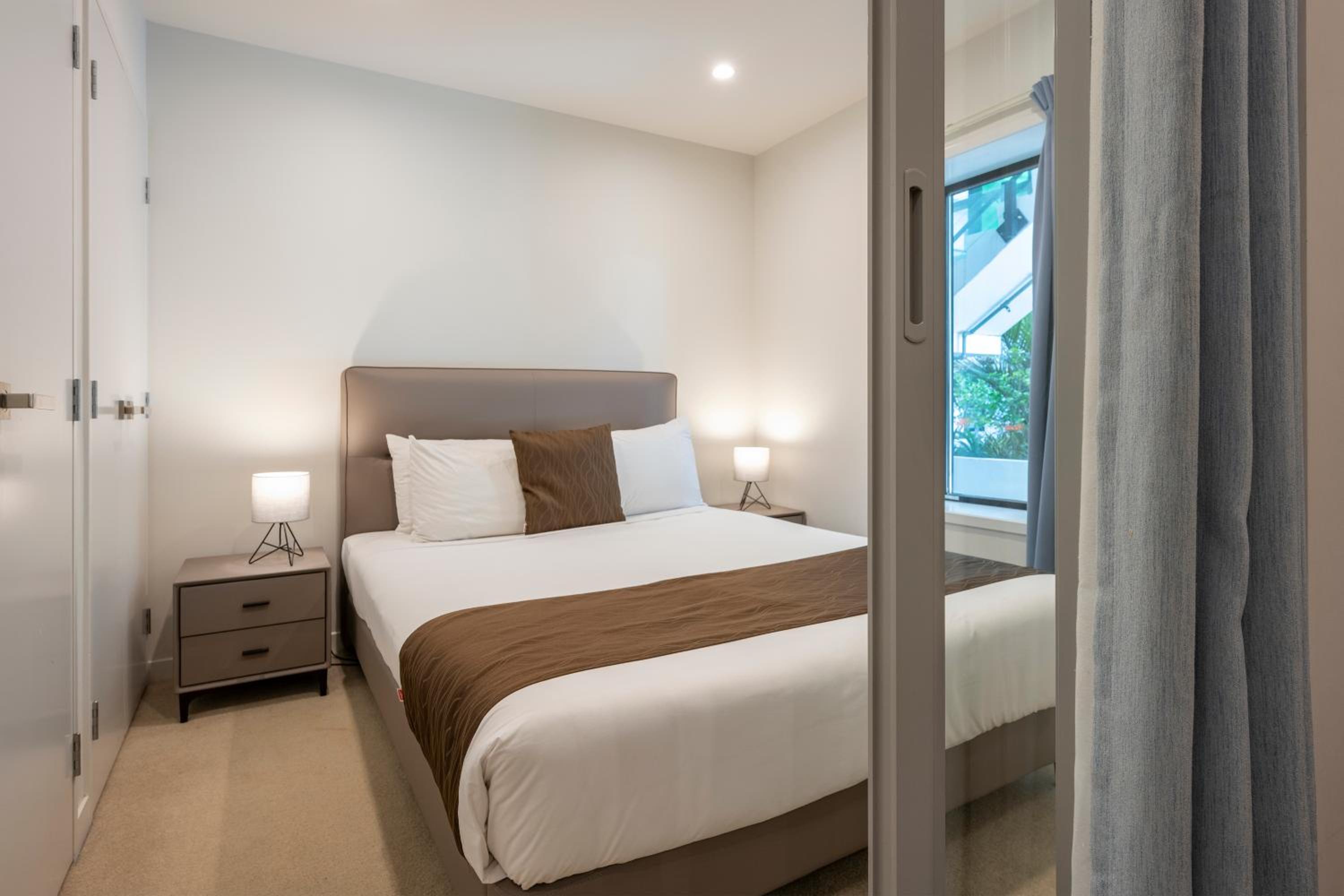 Standard Two Bedroom Suite with a free secure parking - Photo 6