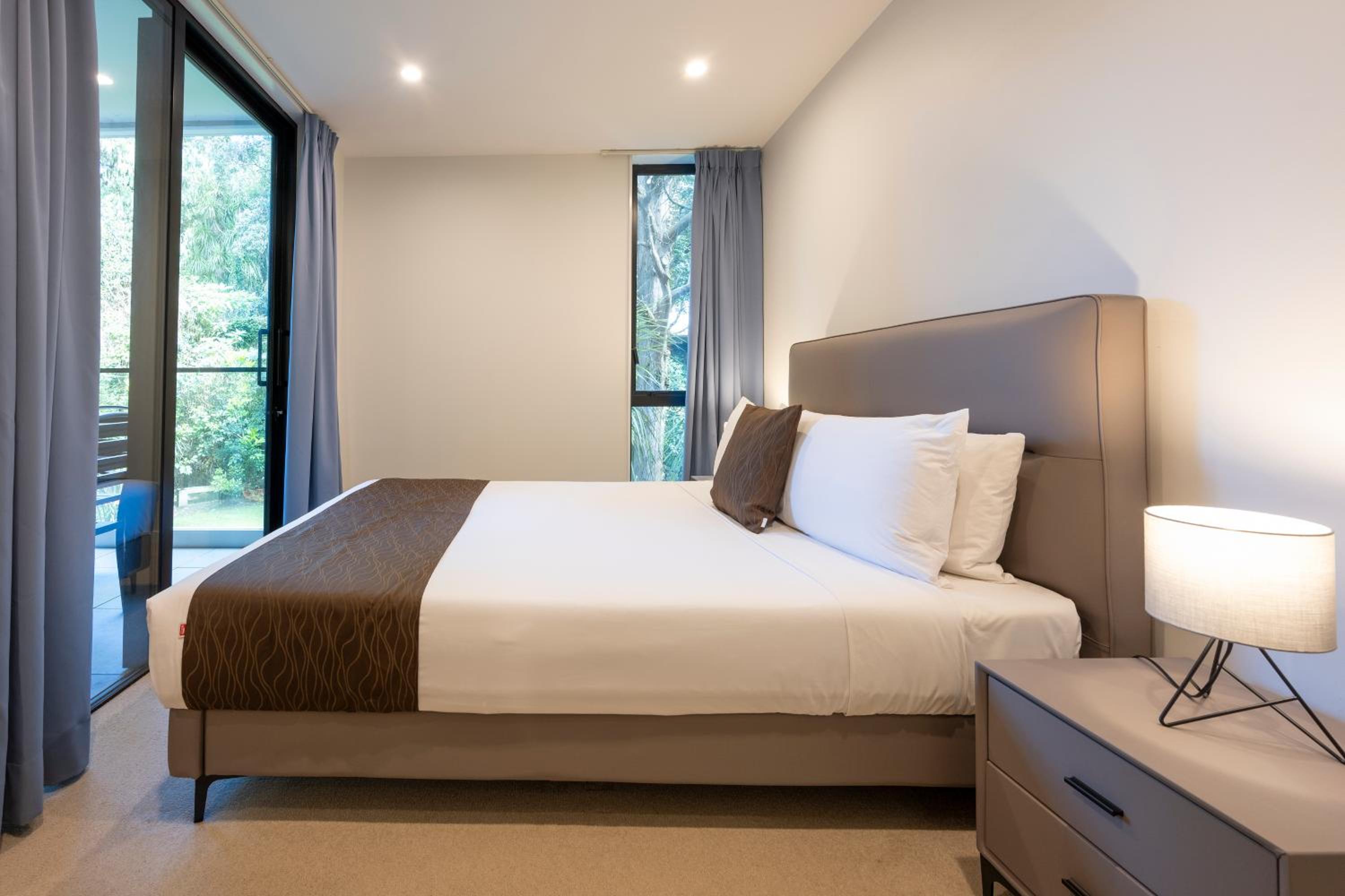 Standard Two Bedroom Suite with a free secure parking - Photo 10