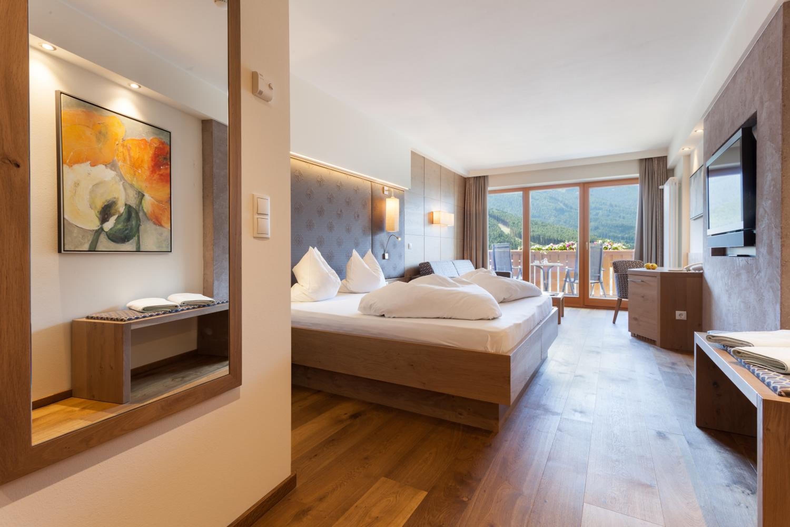 Deluxe Double Room Dolomit photo 3