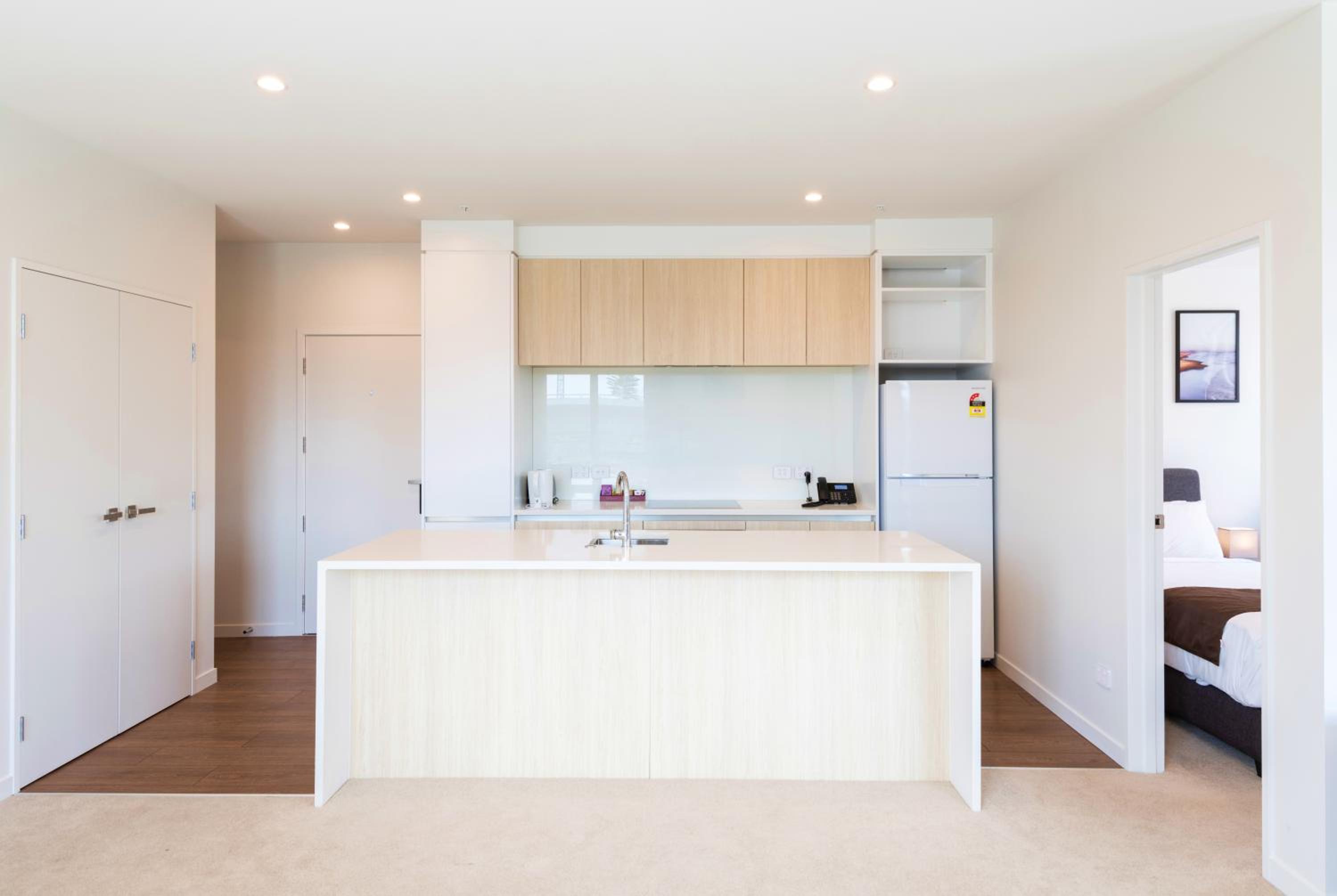 Premier Two Bedroom Suite with a free secure parking - Photo 17
