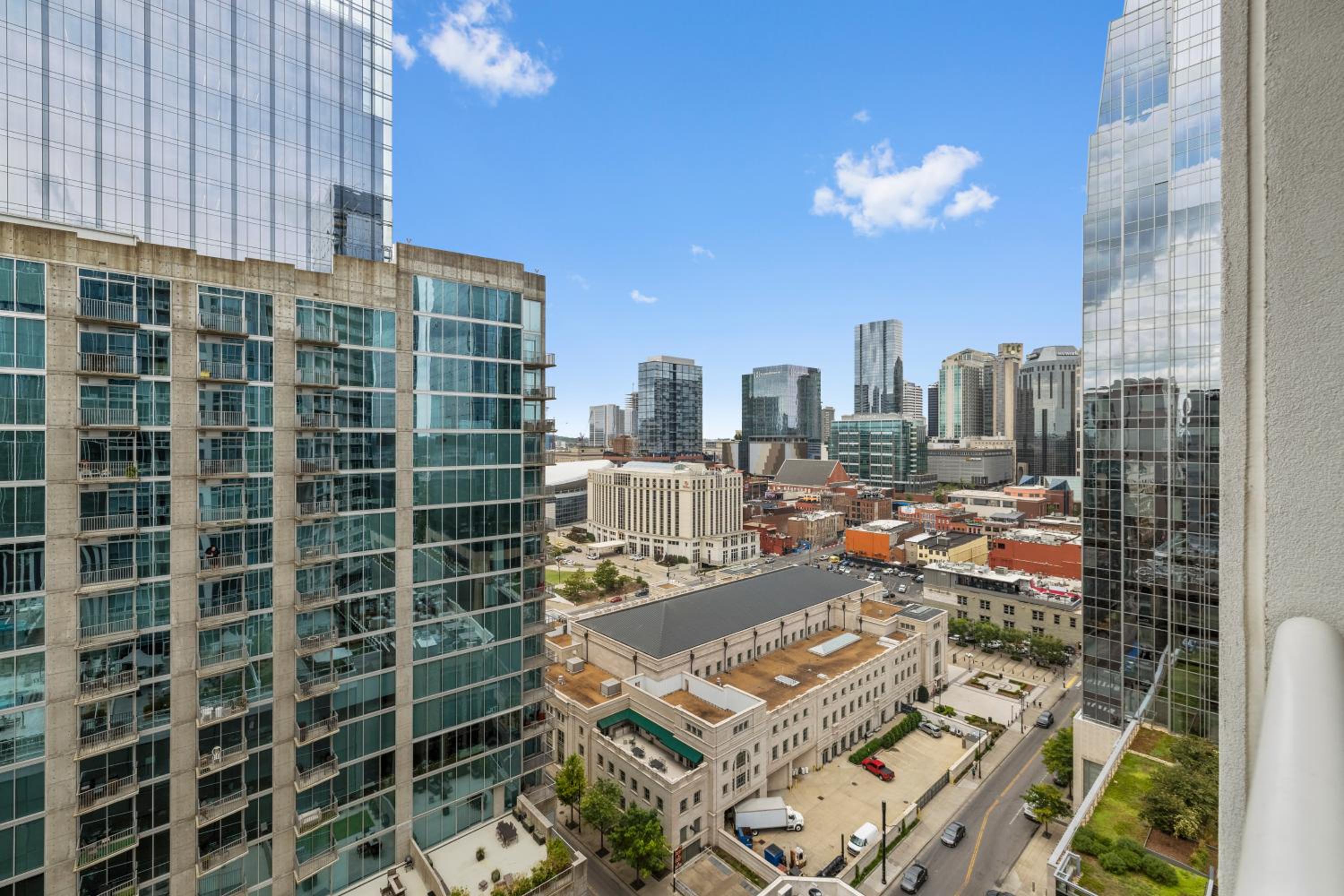 1 Bedroom Deluxe City View - Photo 12