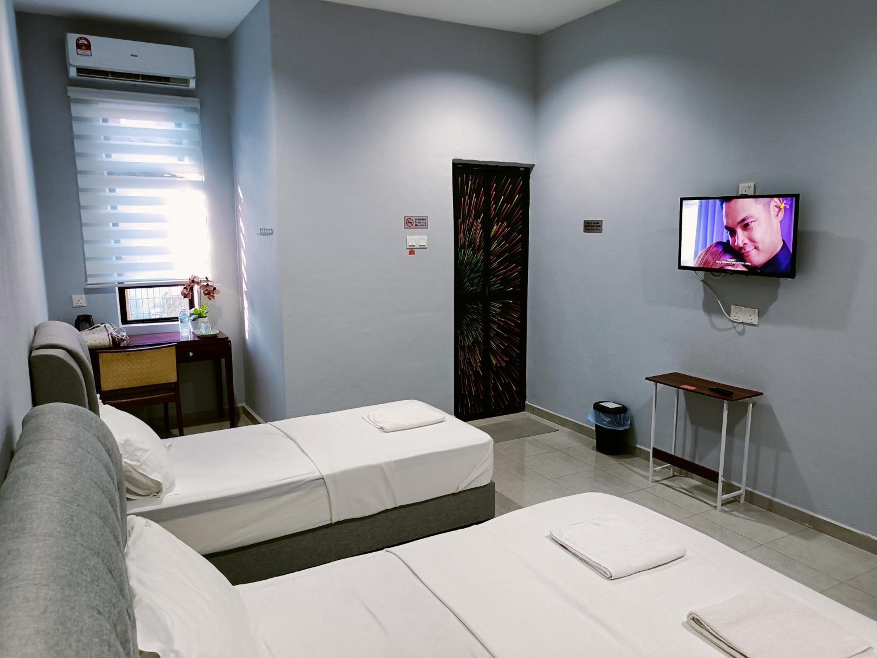 Budget Double Room photo 3