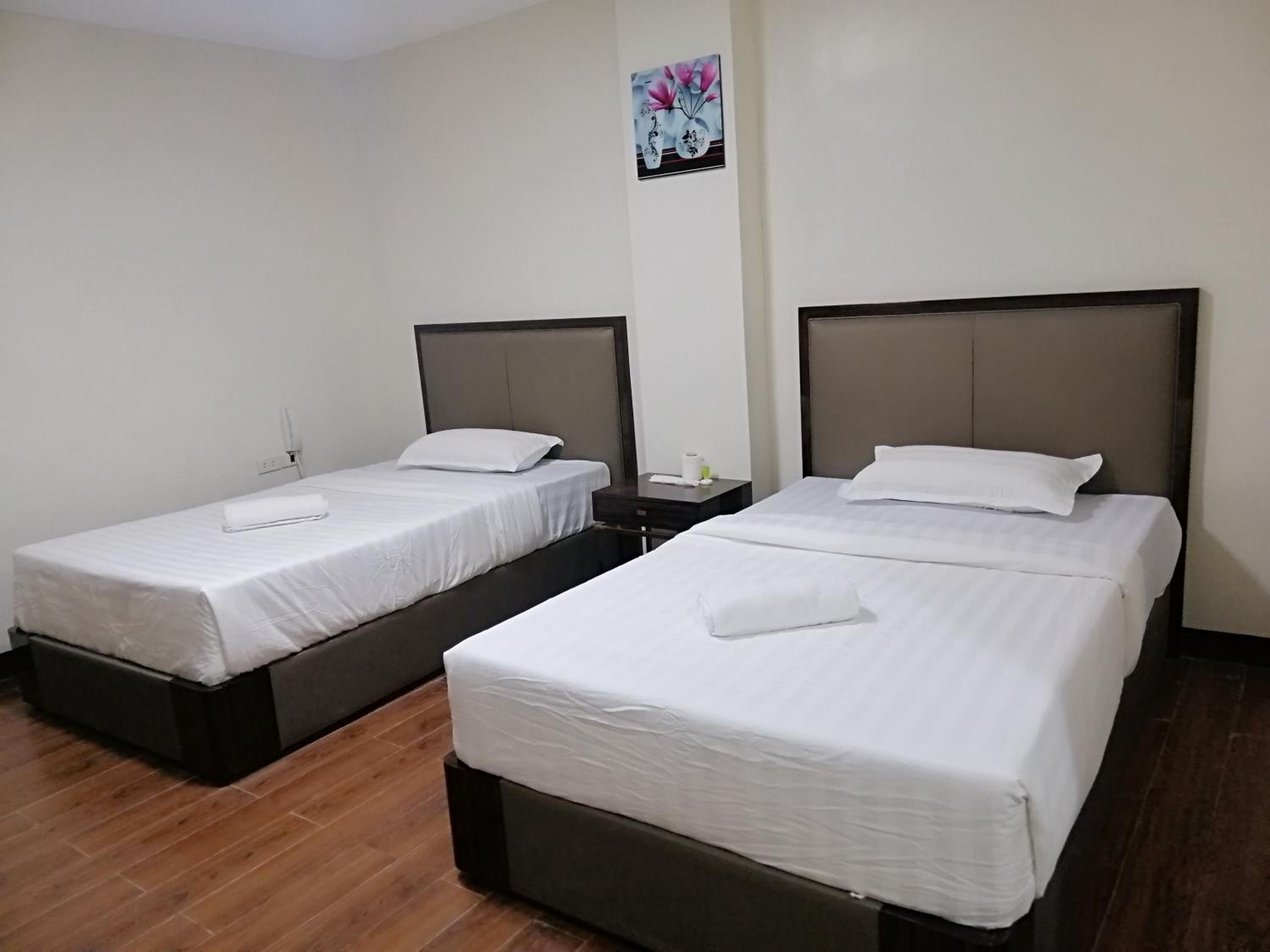 Double or Twin Room - Photo 3