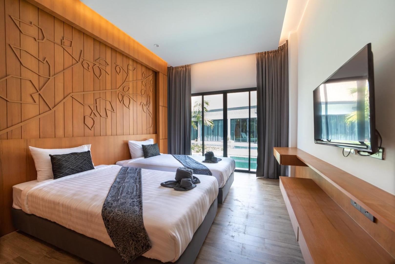 Deluxe Double or Twin Room with Pool Access