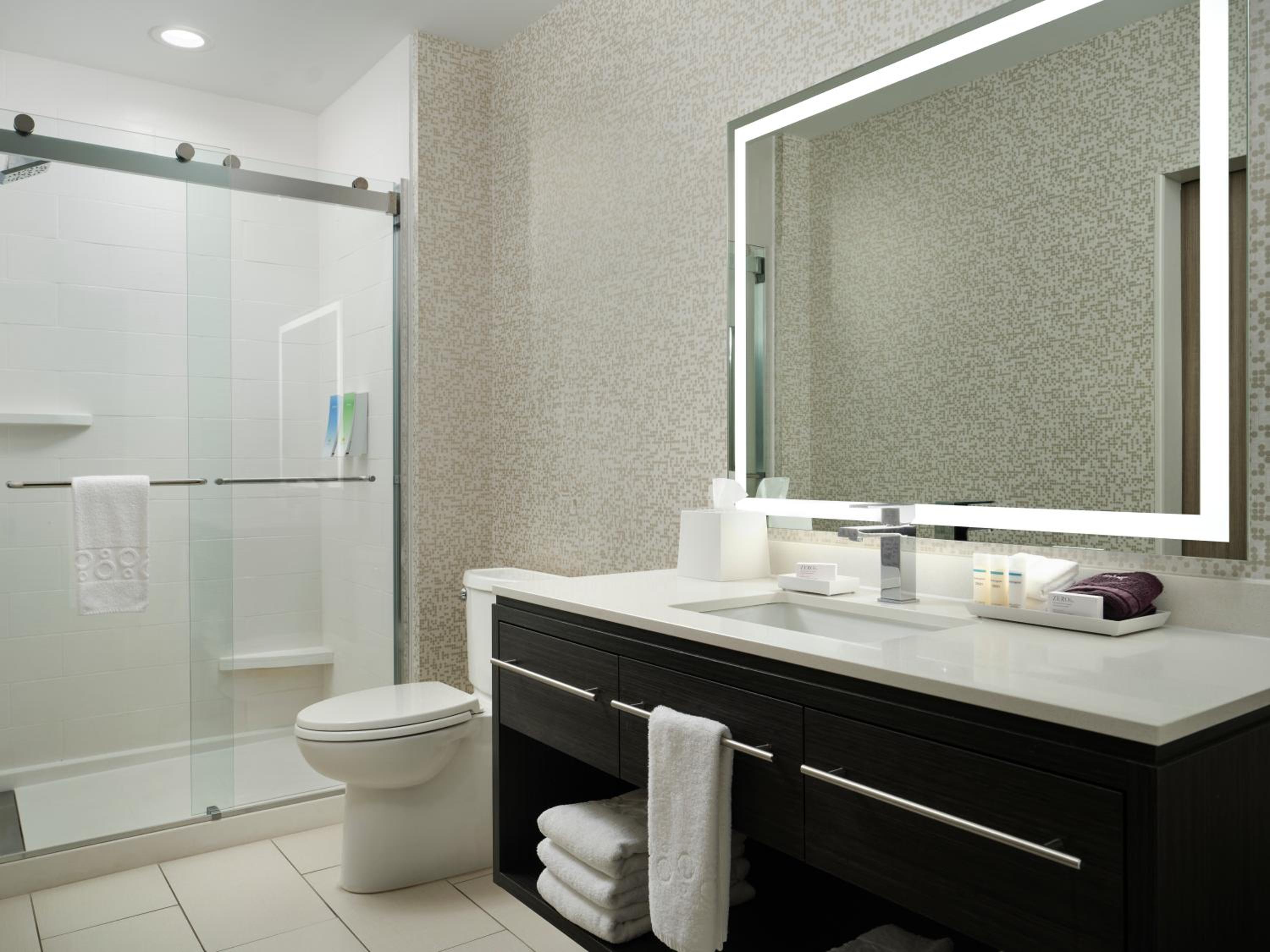 One-Bedroom King Suite - Non-Smoking - Photo 5
