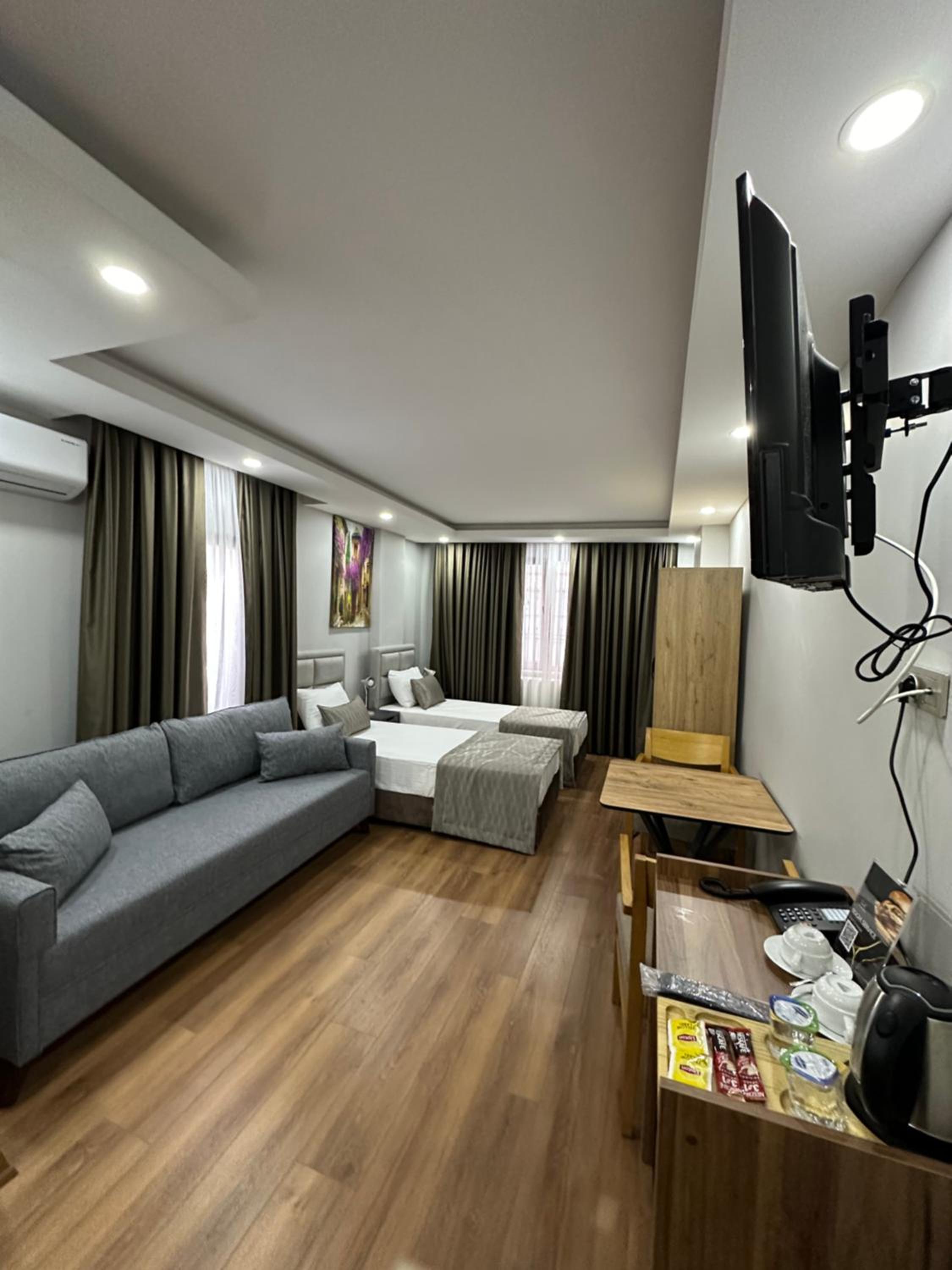 Double or Twin Room photo 3