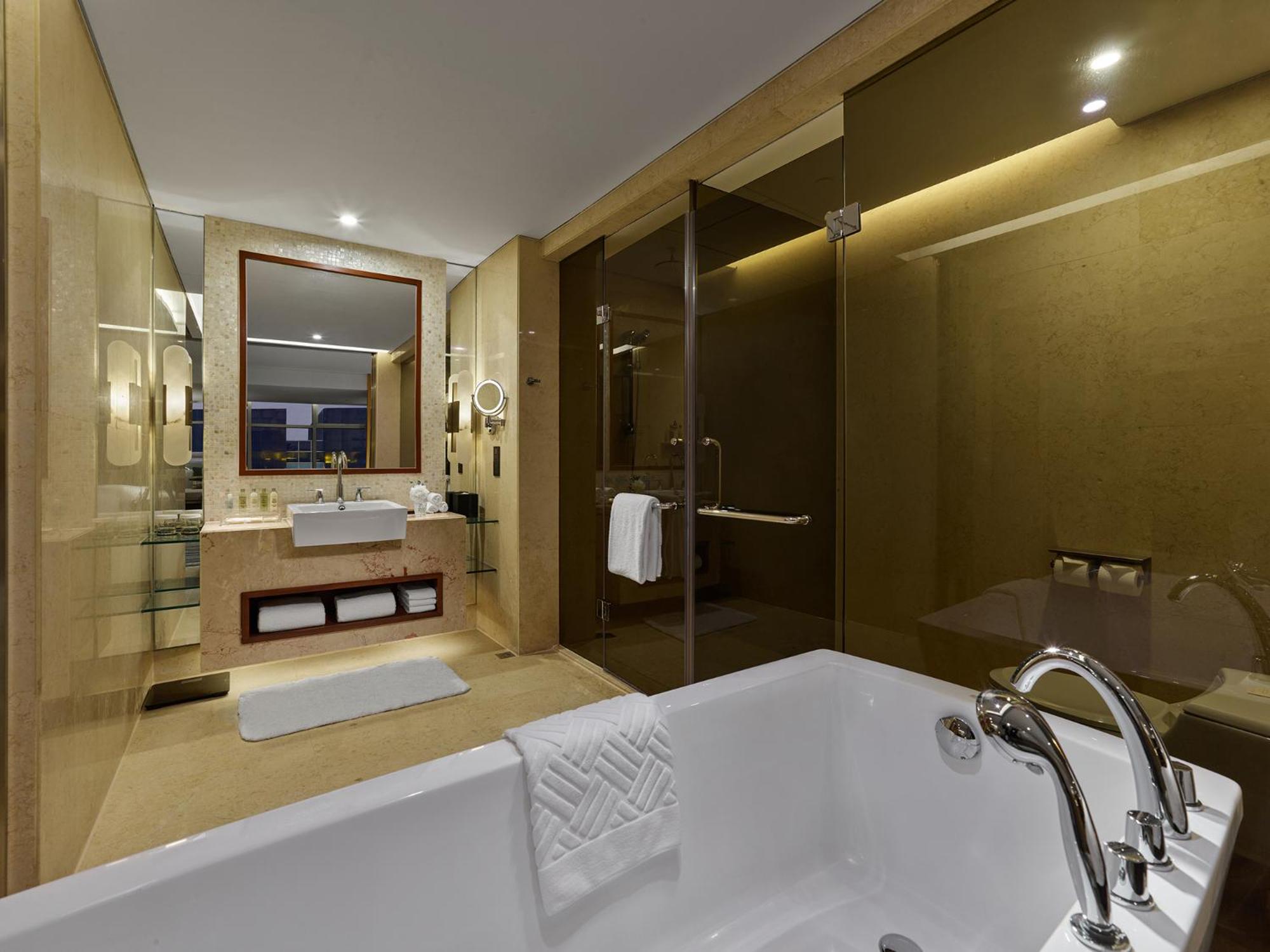 Junior Suite thumbnail 6
