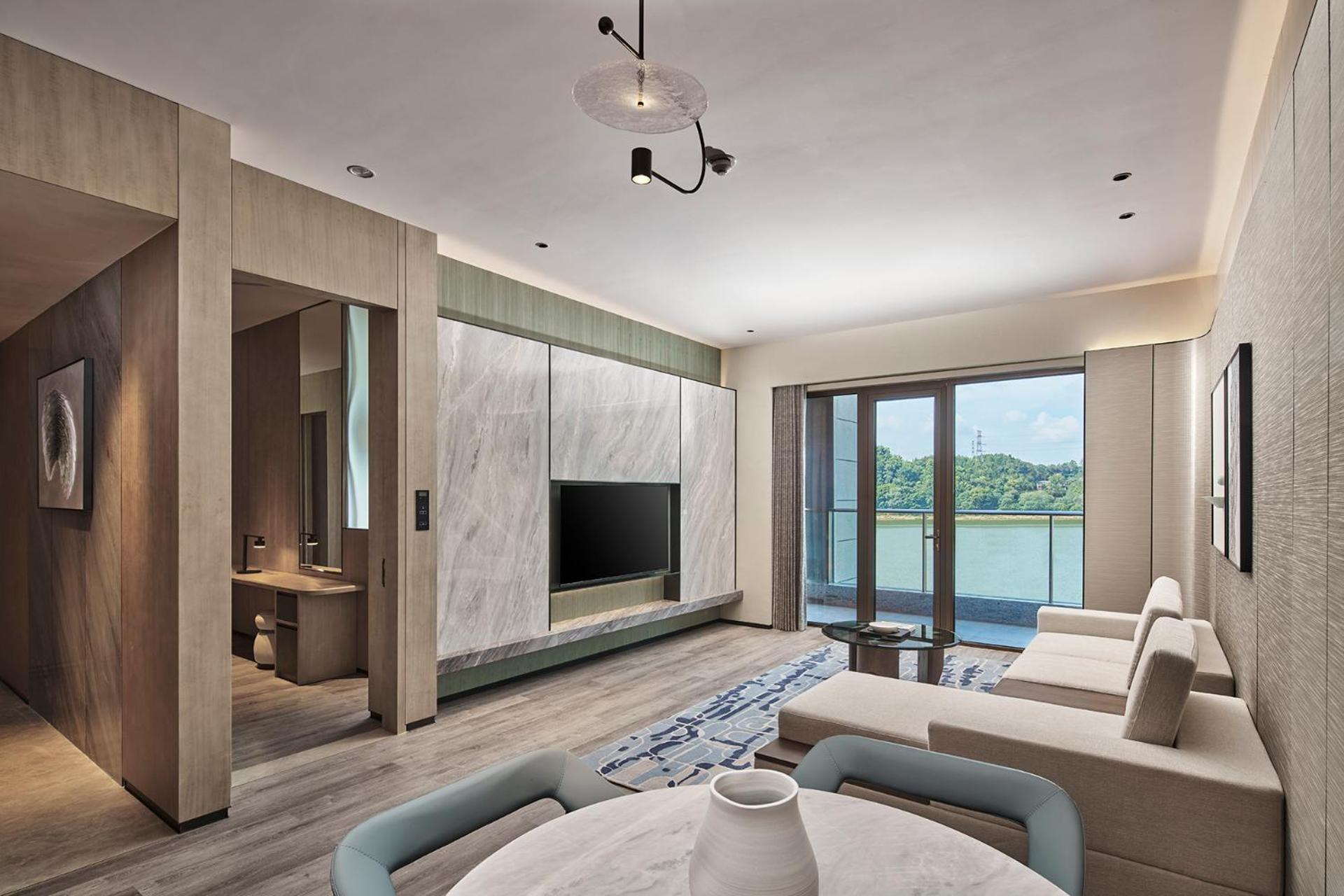 One-Bedroom King Suite with Living and Dining Area photo 1