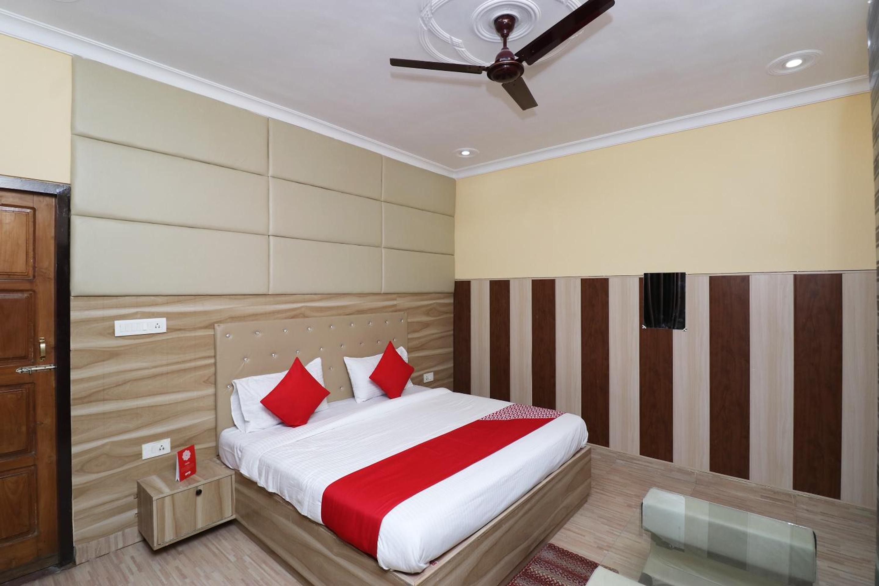 Deluxe Double Room photo 2