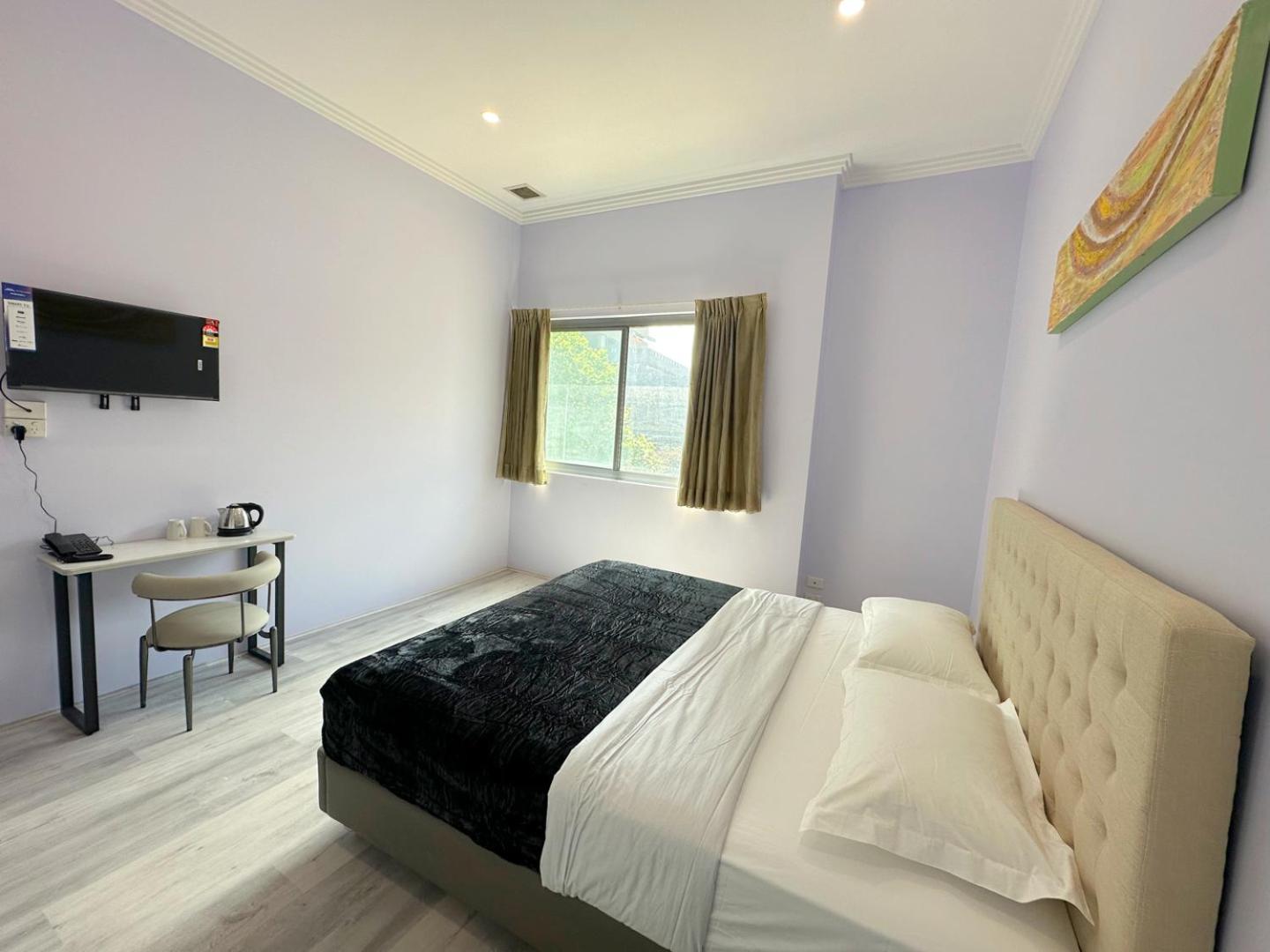 Deluxe King Room photo 3