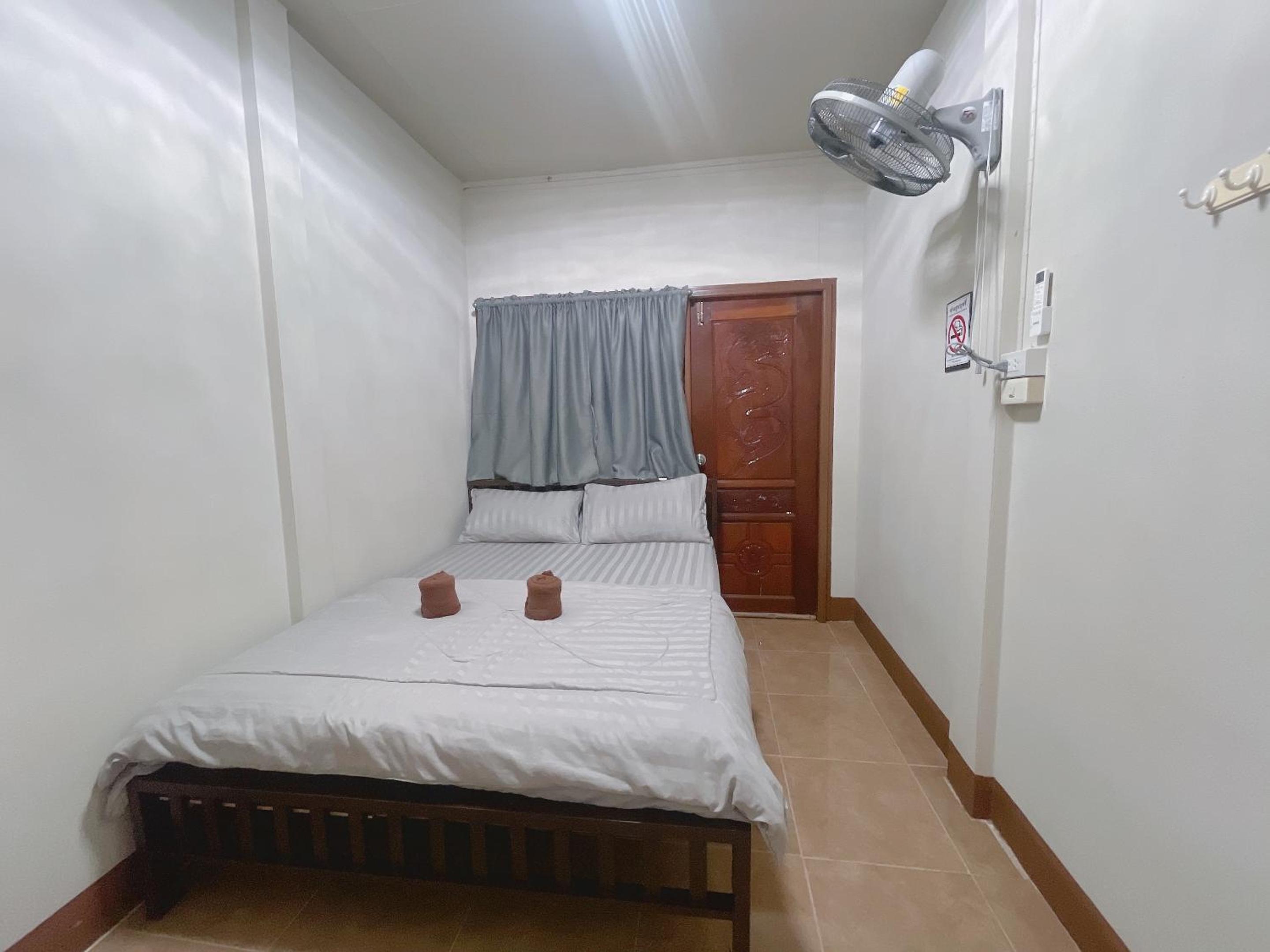 Standard Double Room - Photo 22