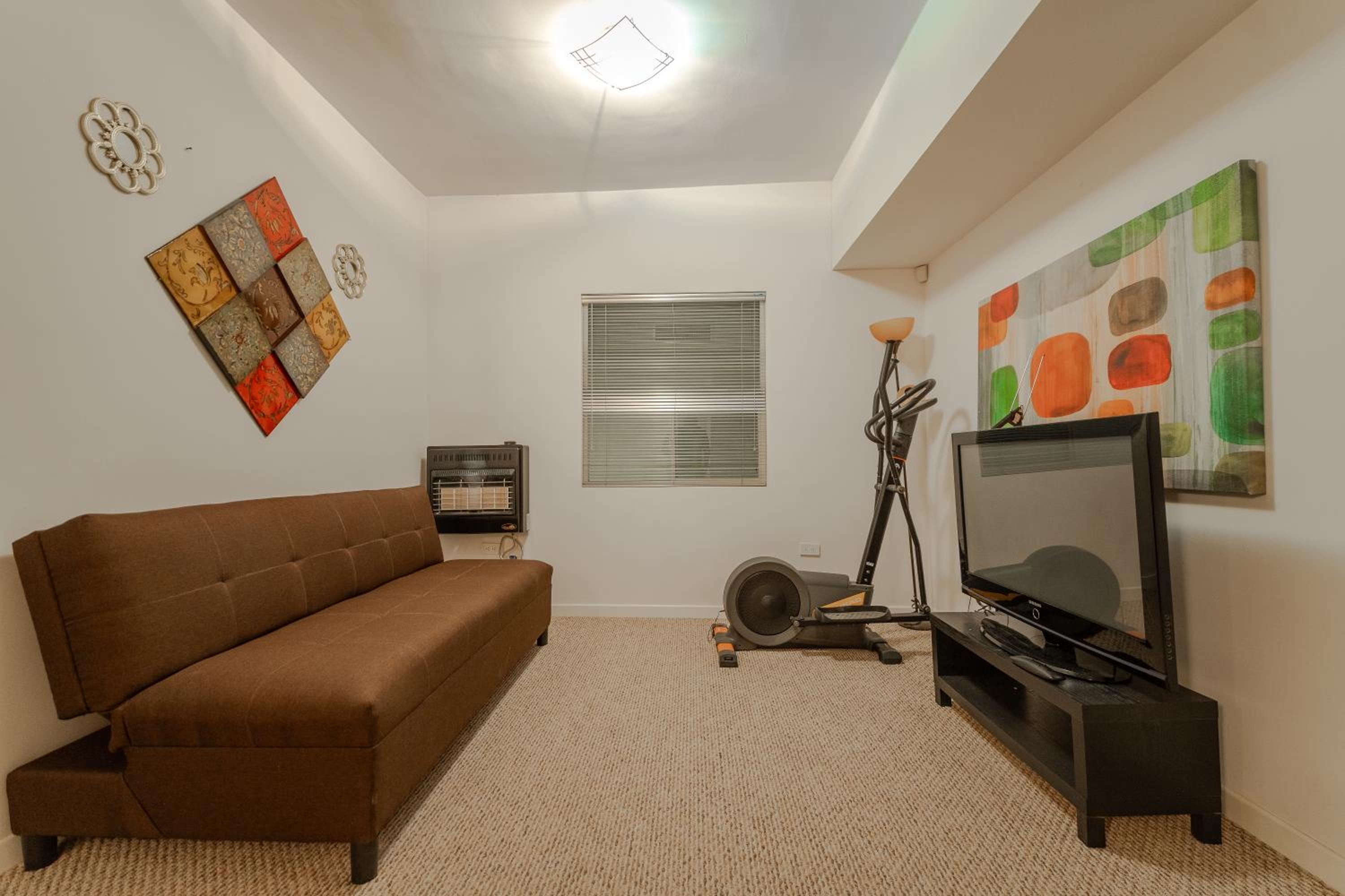 Three-Bedroom House photo 2