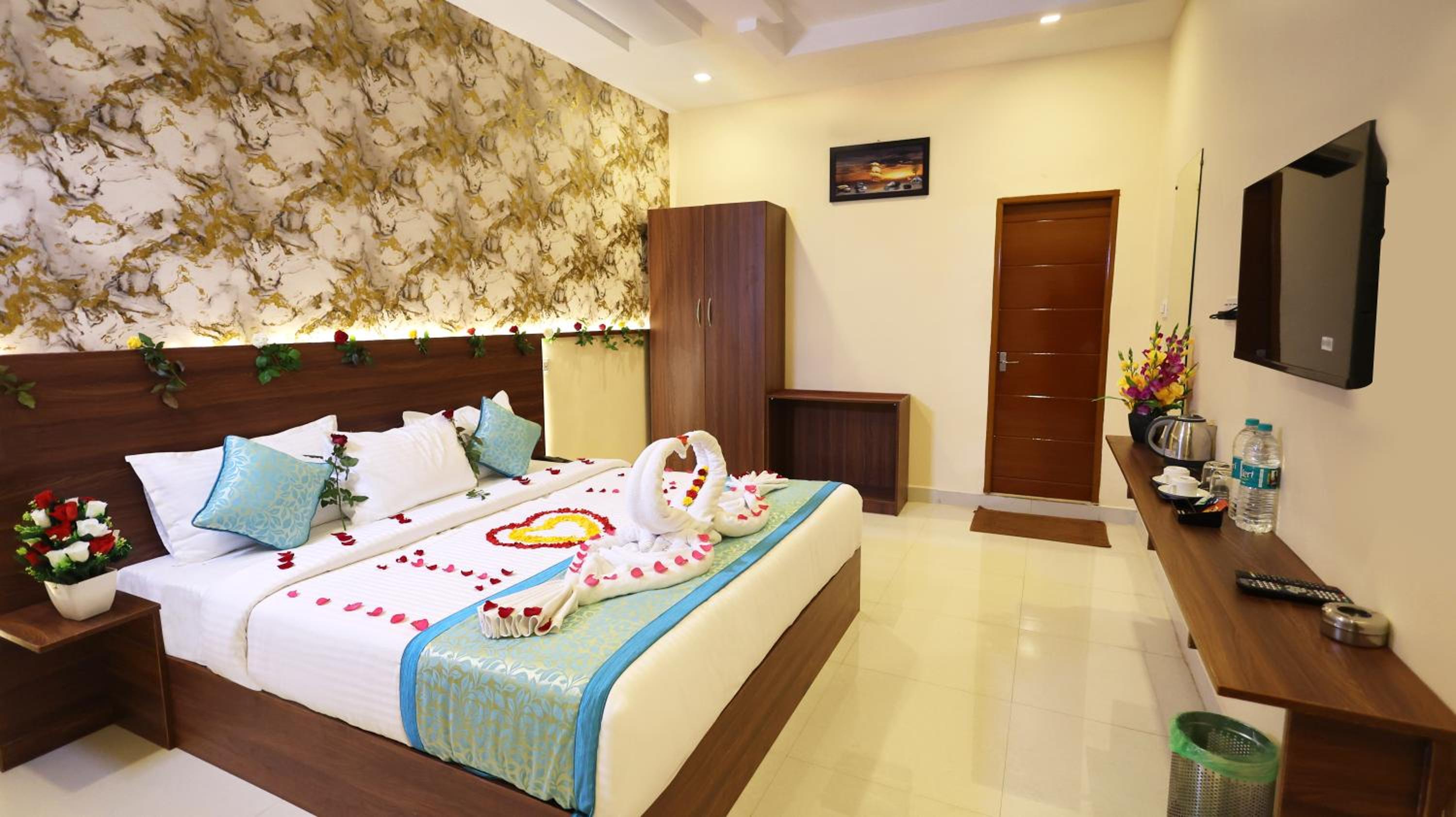 Superior Deluxe Double or Twin Room  photo 2