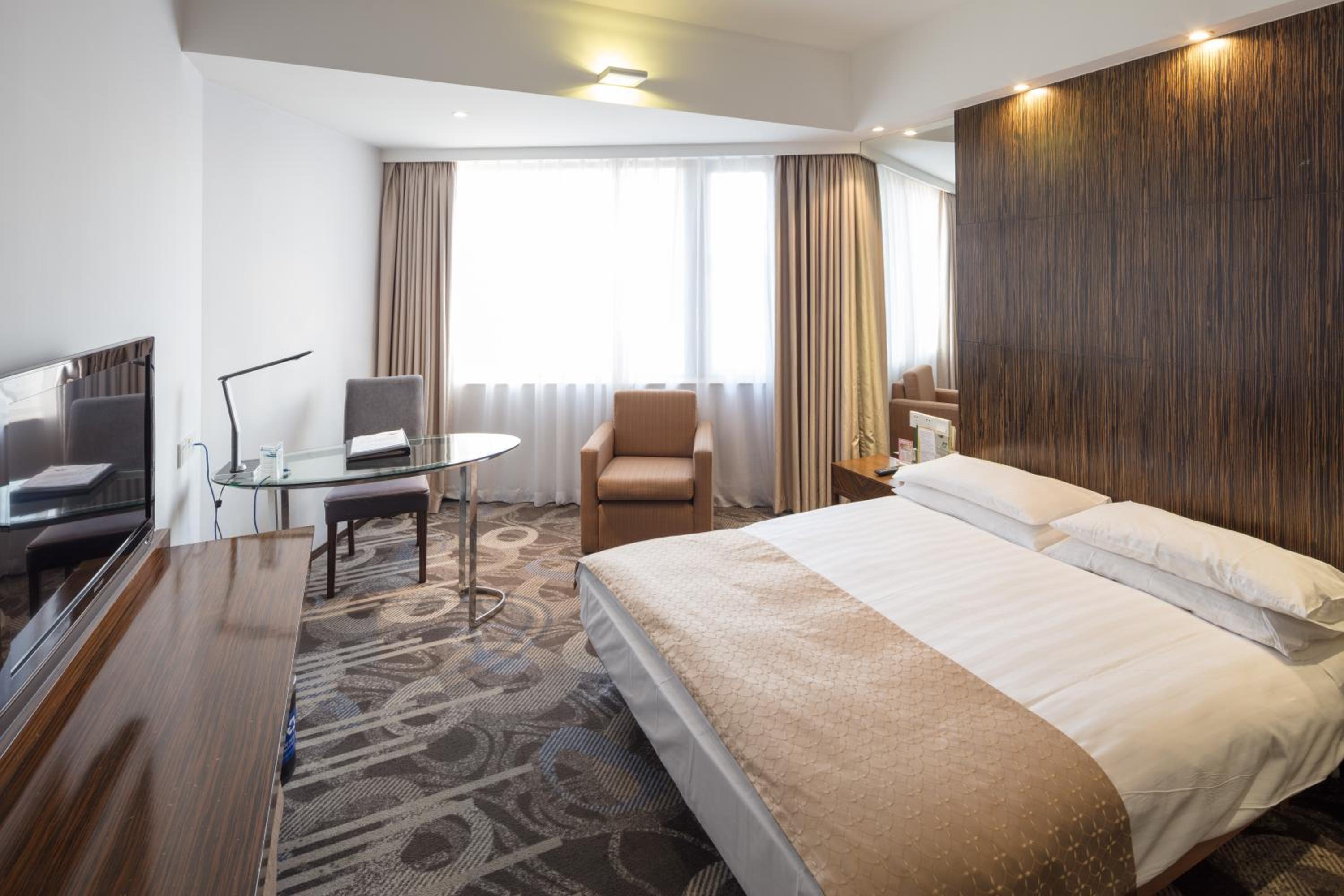 Superior Double or Twin Room photo 3
