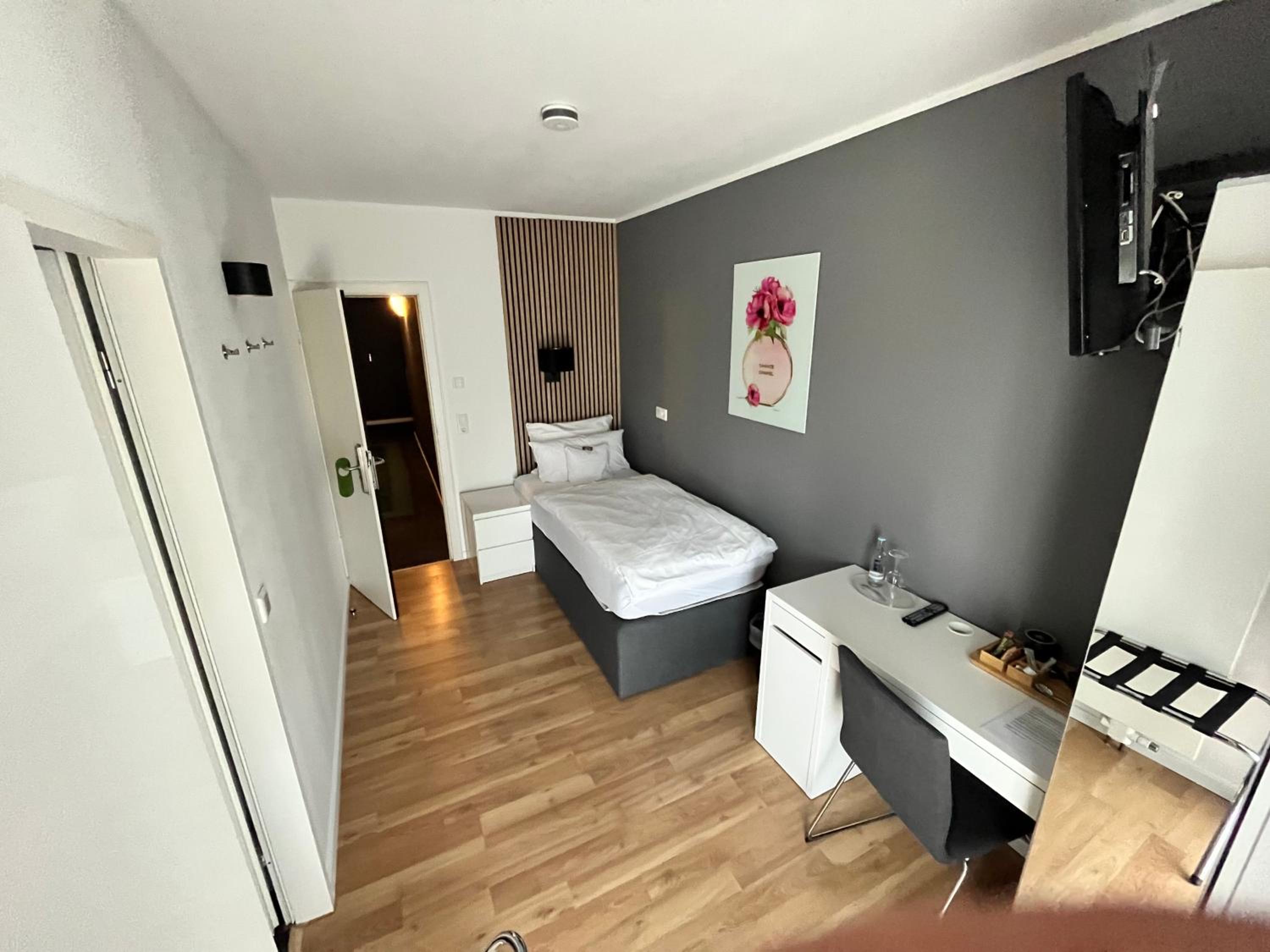 Single Room photo 1