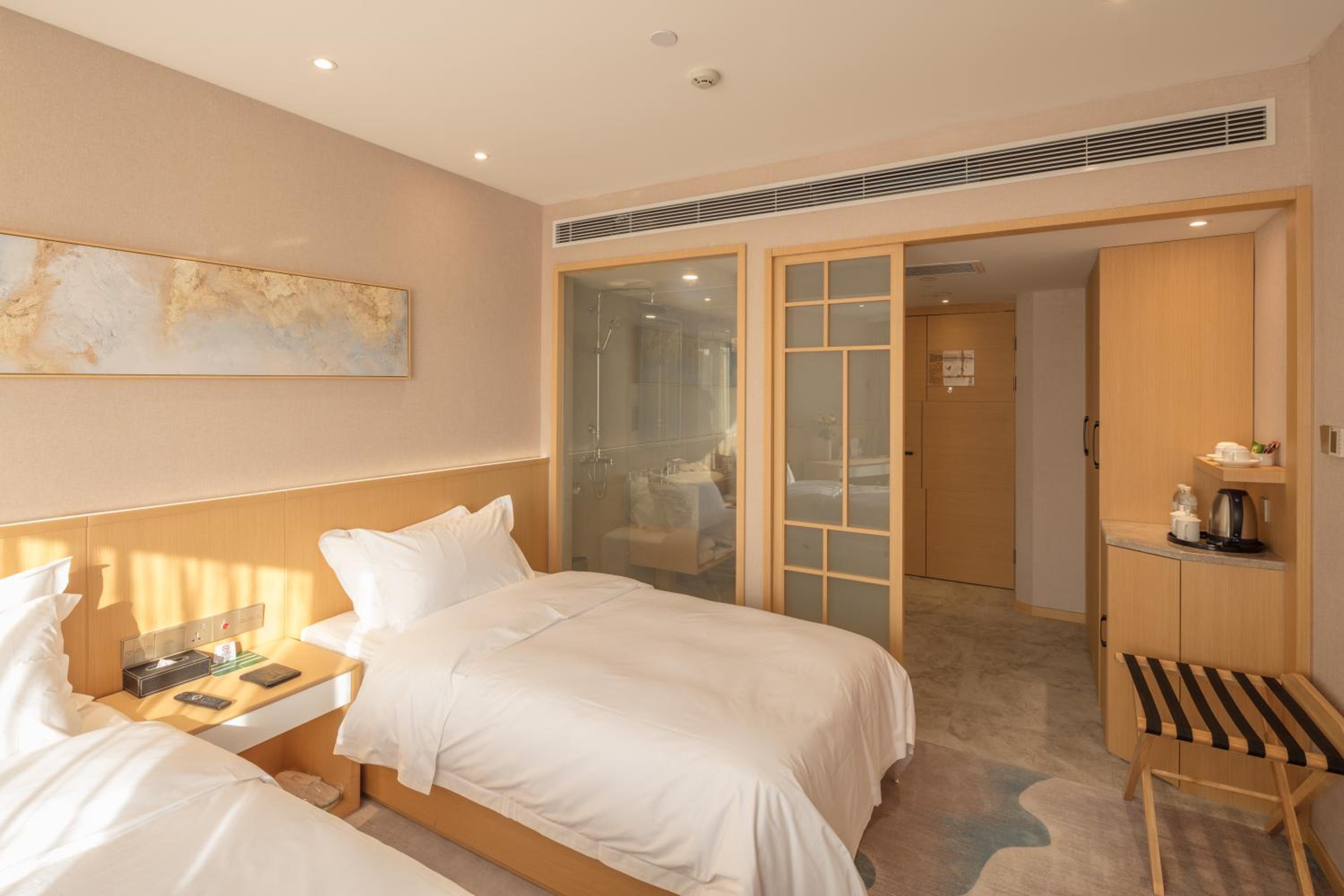 Limited Offer - Deluxe Double or Twin Room photo 1