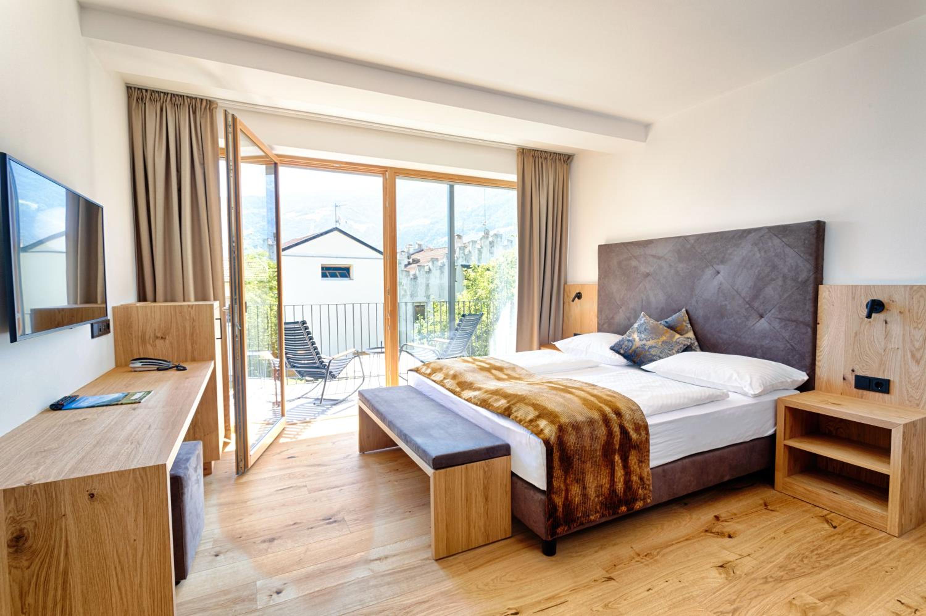 Double Room with Balcony - Photo 1