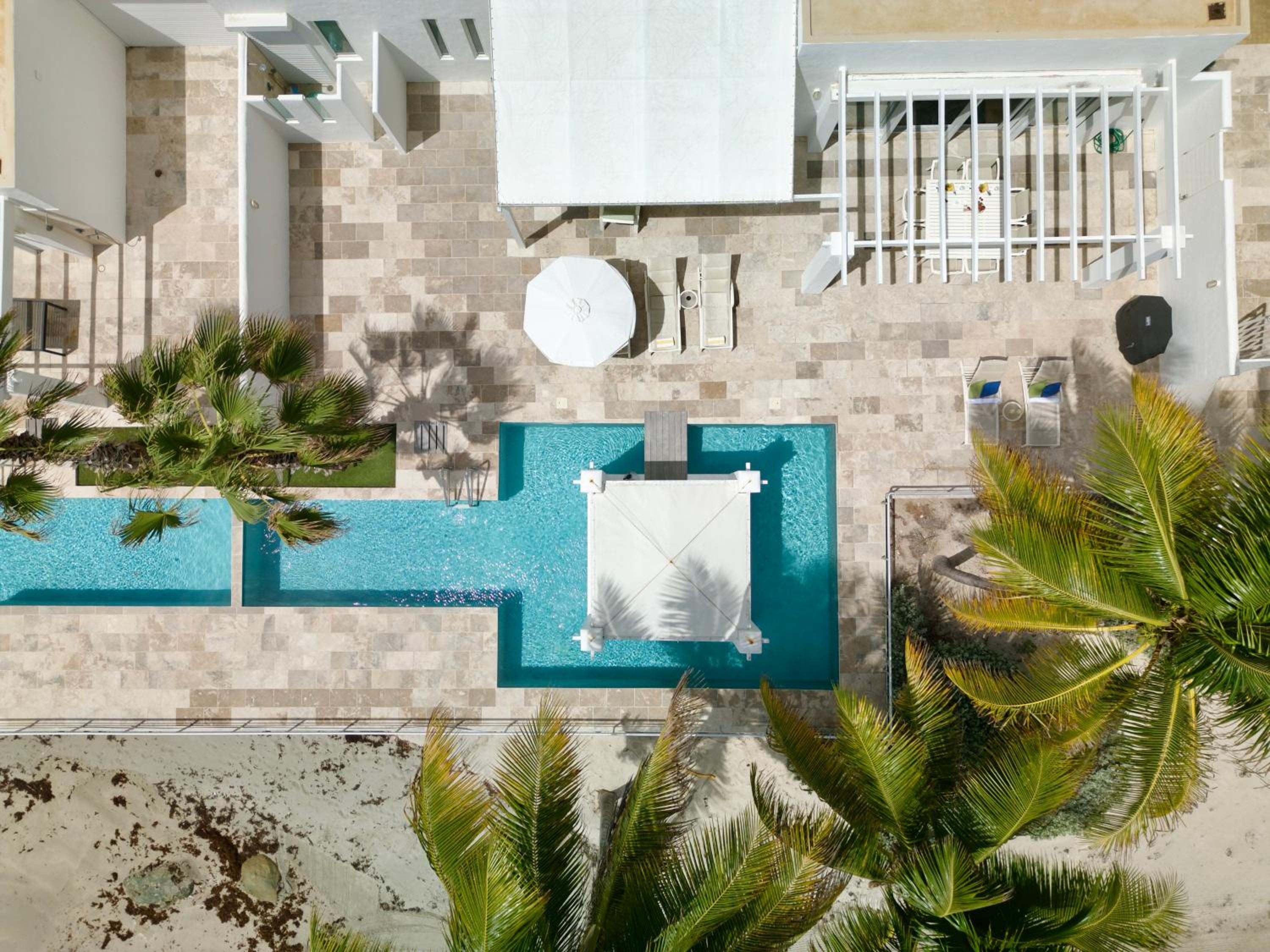 Three-Bedroom Villa photo 3