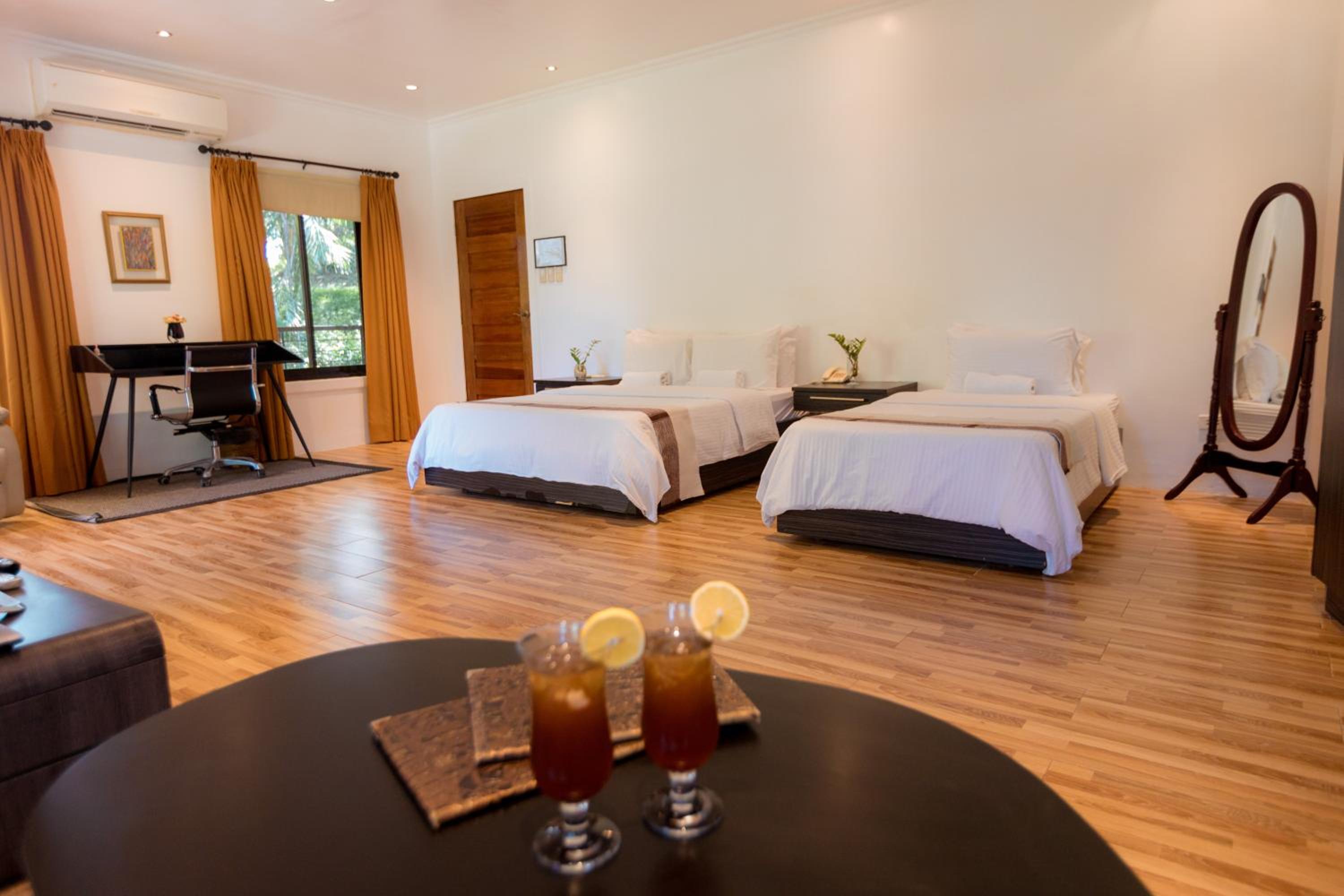 Suite with Balcony photo 2