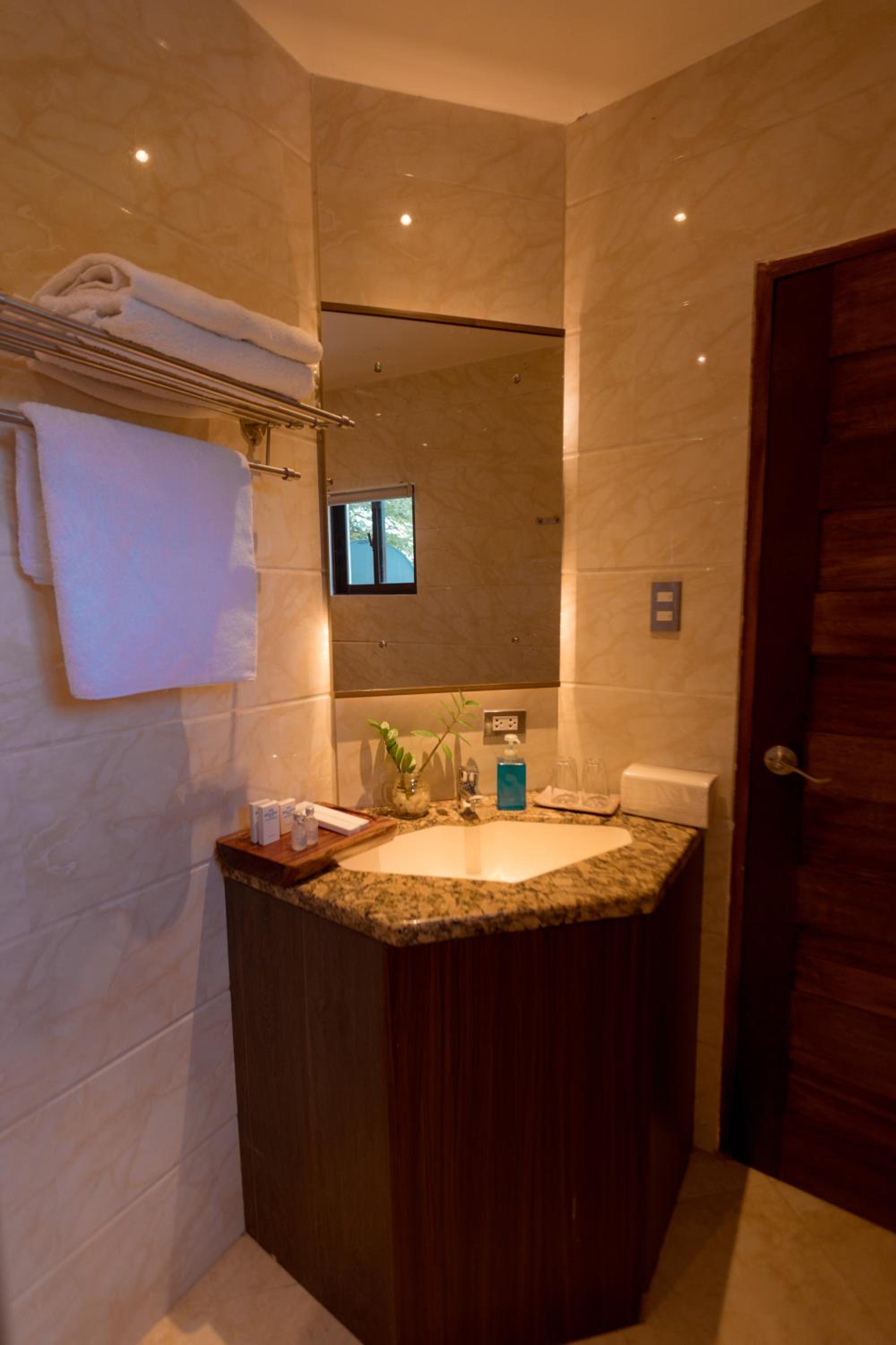 Double Room with Balcony (2 Adults + 1 Child) photo 3