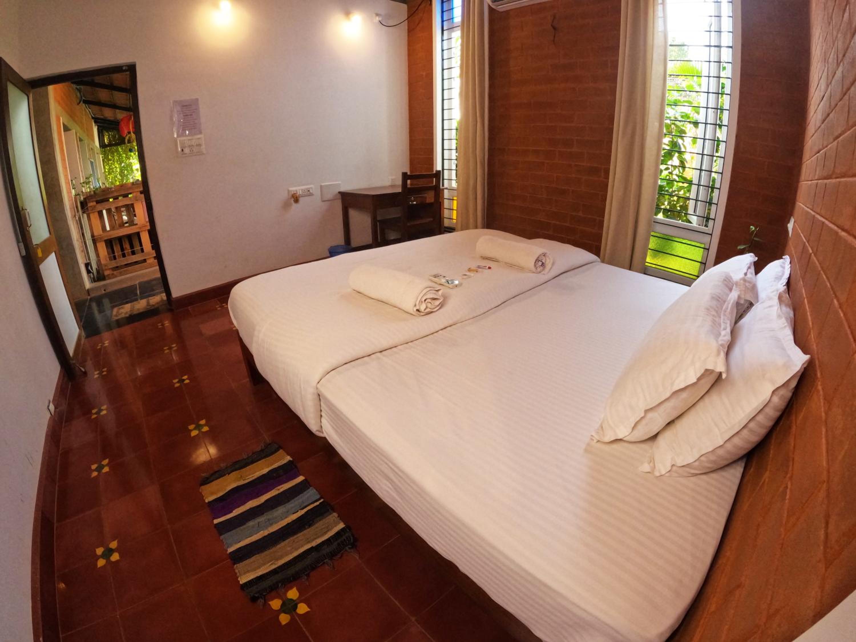 King Room with Garden View - Photo 15