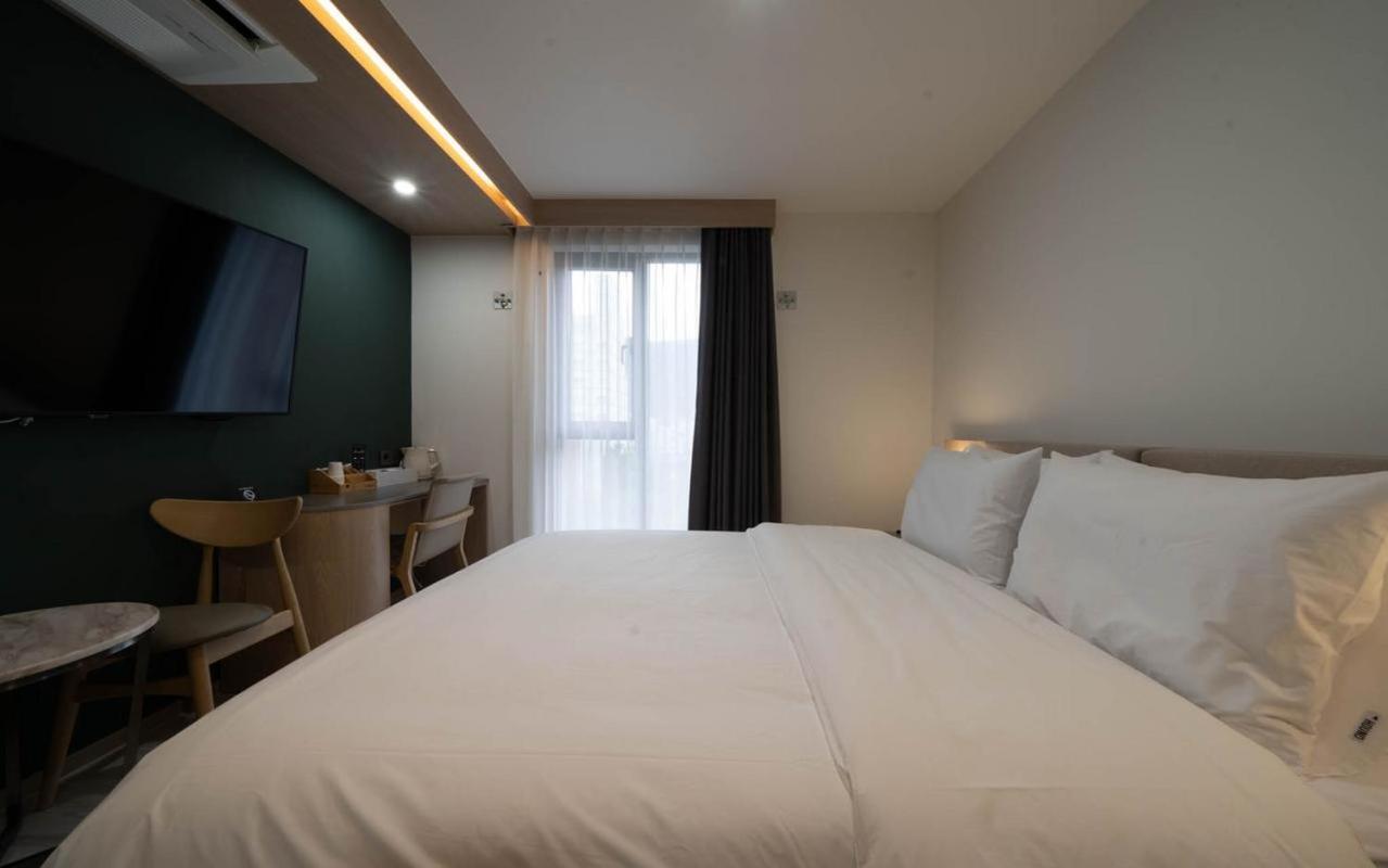 Deluxe Room - Photo 8