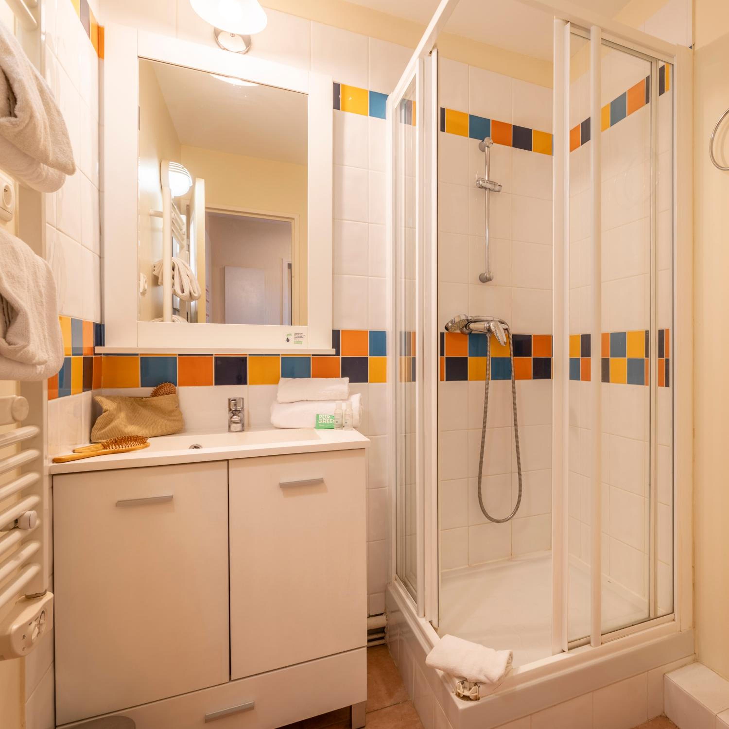 Two-Bedroom Apartment with Sleeping Alcove, Air Conditioning and Balcony (8 People) - Photo 2