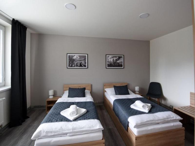 Triple Room with Private Bathroom - Photo 2