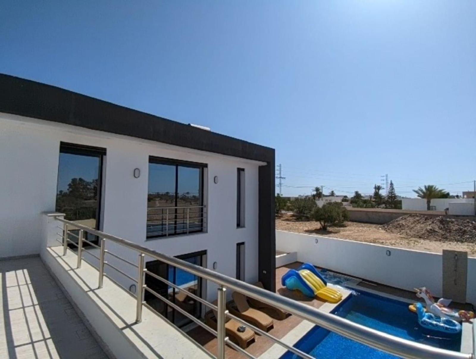 Three-Bedroom Villa photo 1