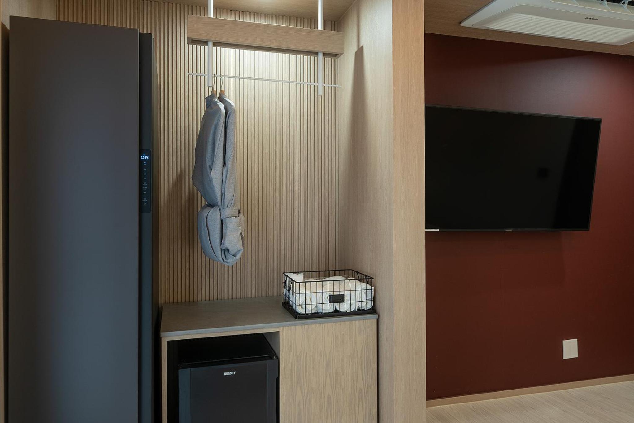 Premium Double Room - Photo 6