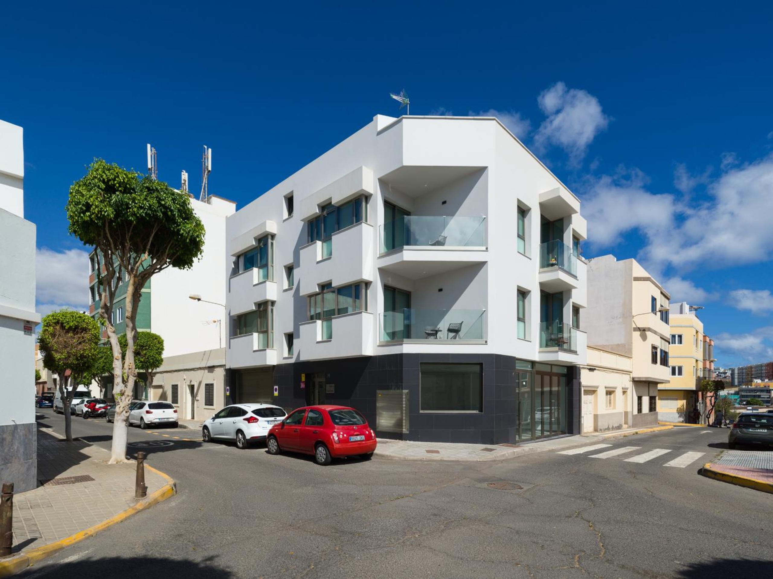 One-Bedroom Apartment with Balcony