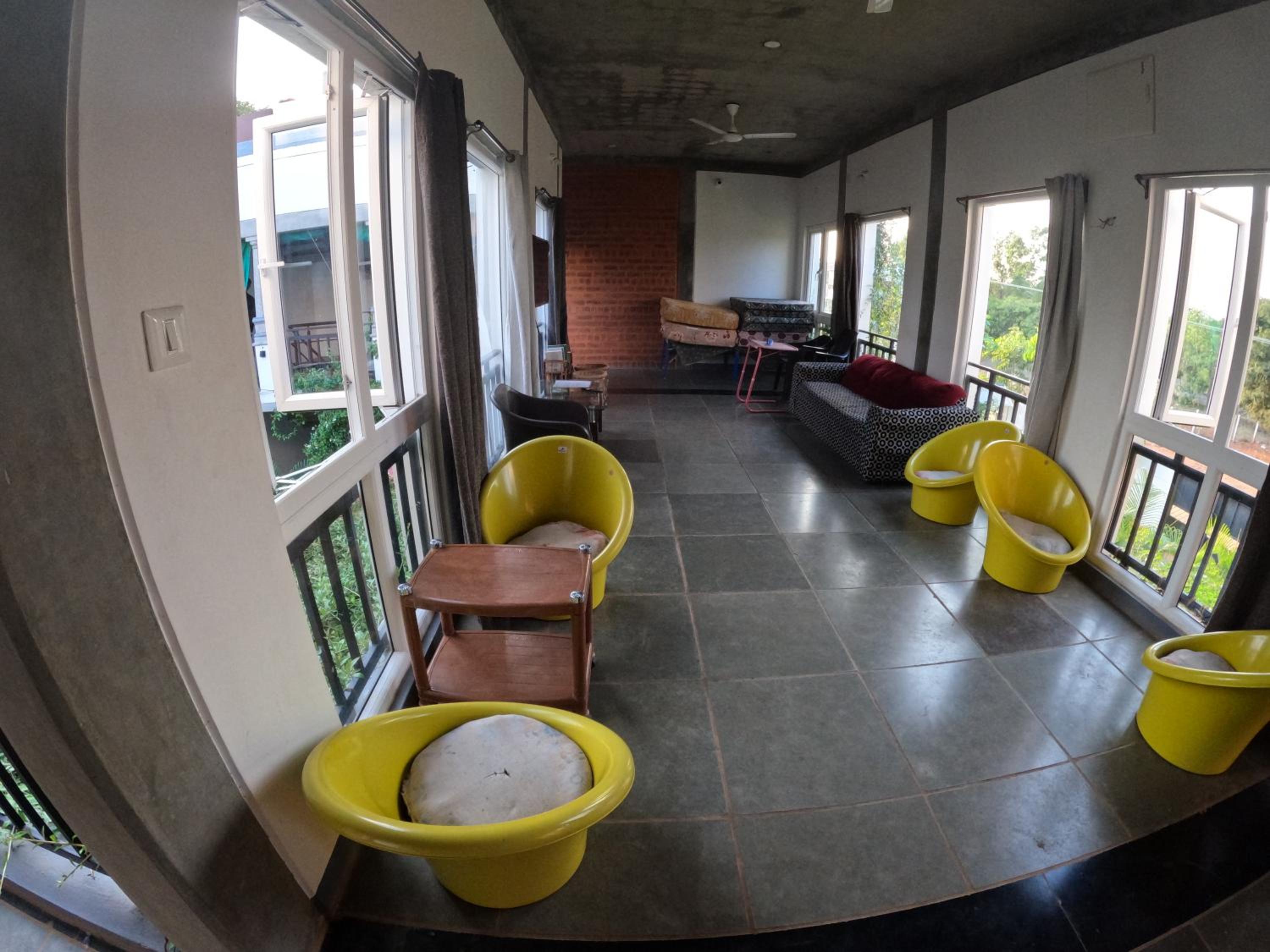 King Room with Balcony - Photo 15