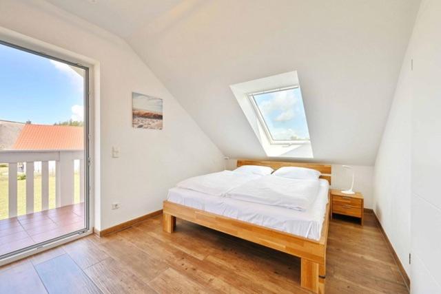 Three-Bedroom House photo 3